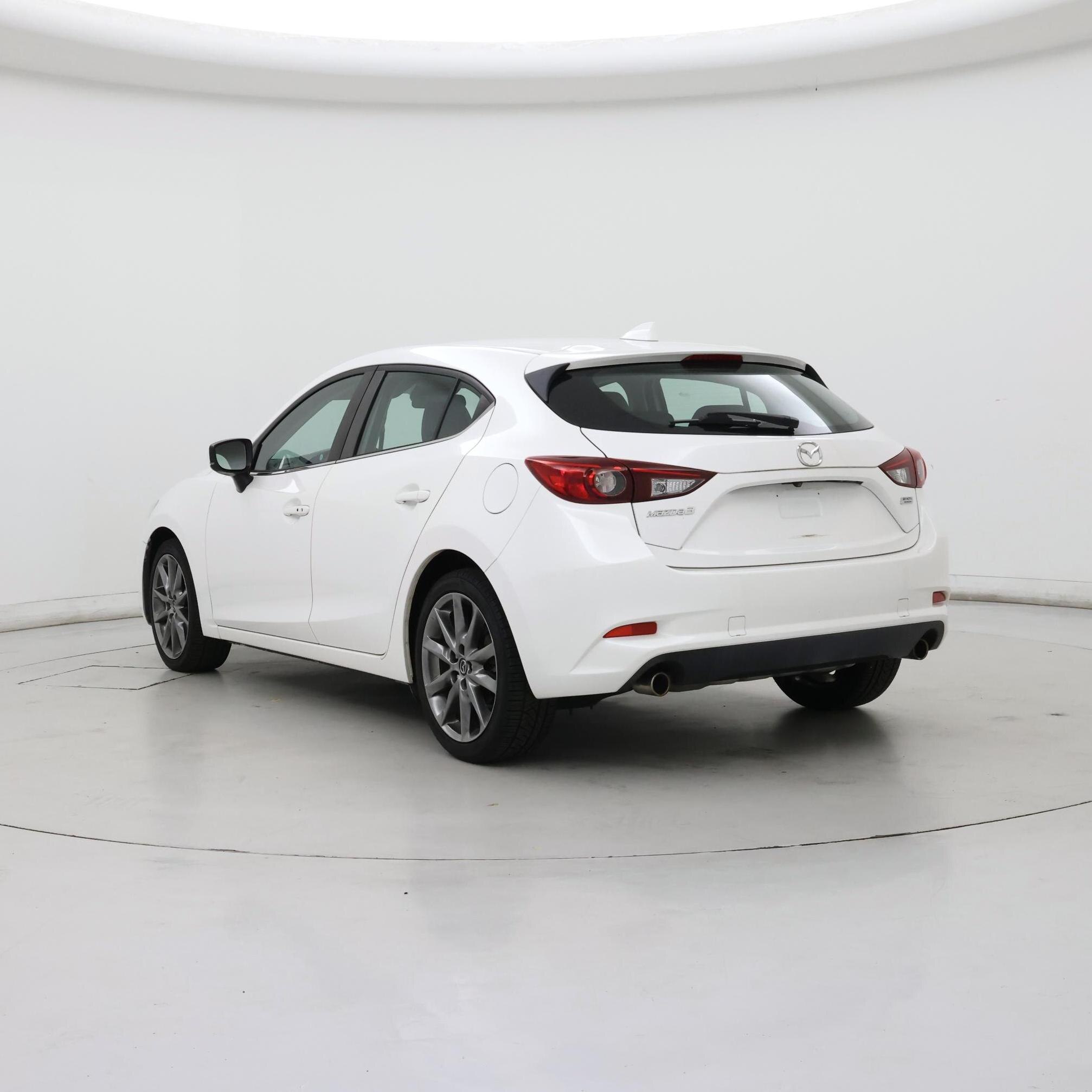 Thumbnail: 2018 Mazda Mazda3 - 2
