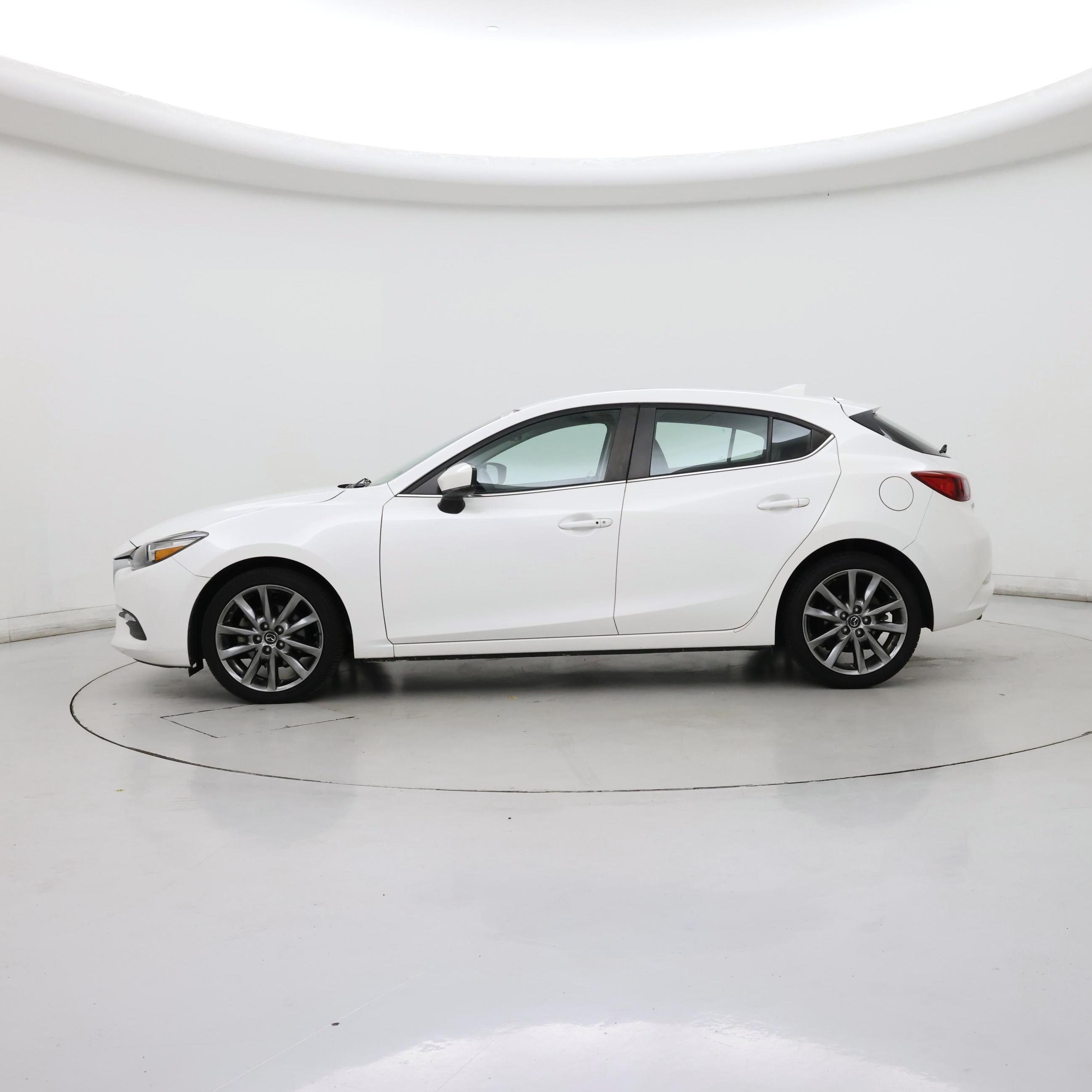 Thumbnail: 2018 Mazda Mazda3 - 3