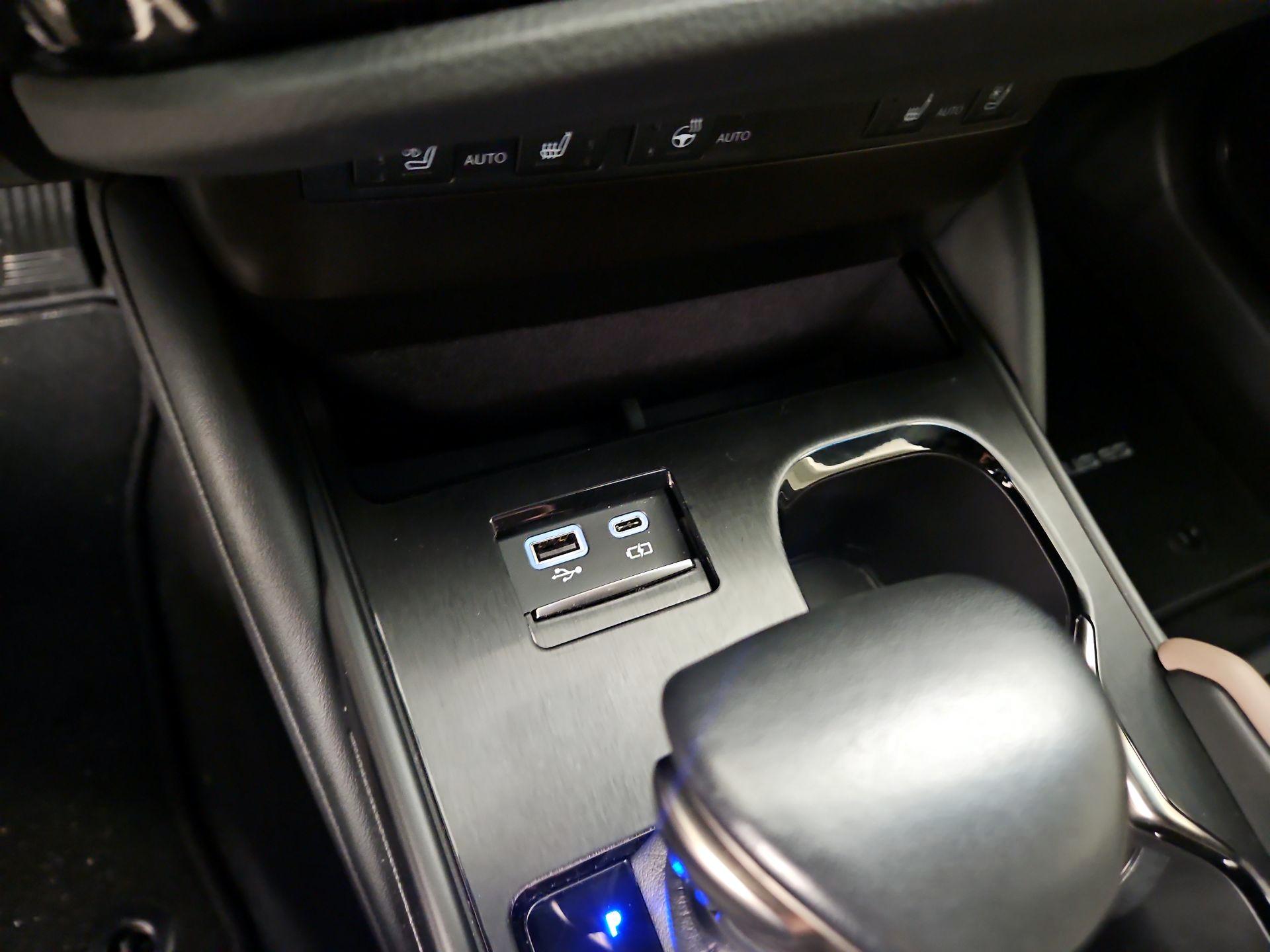 Thumbnail: 2023 Lexus ES - 18