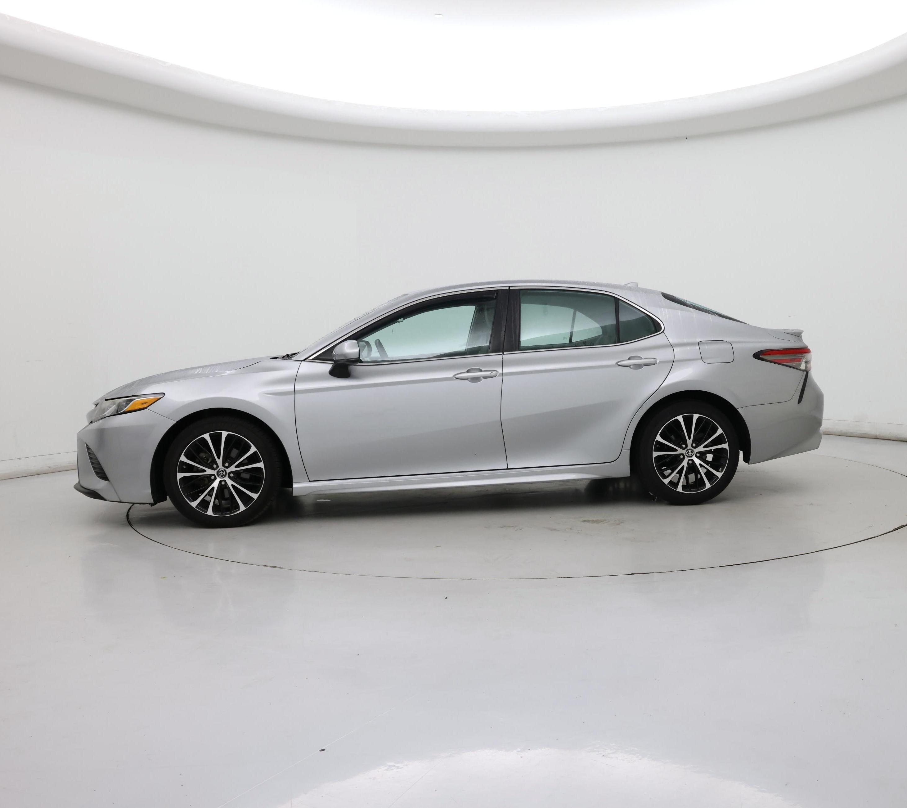 Thumbnail: 2019 Toyota Camry - 3