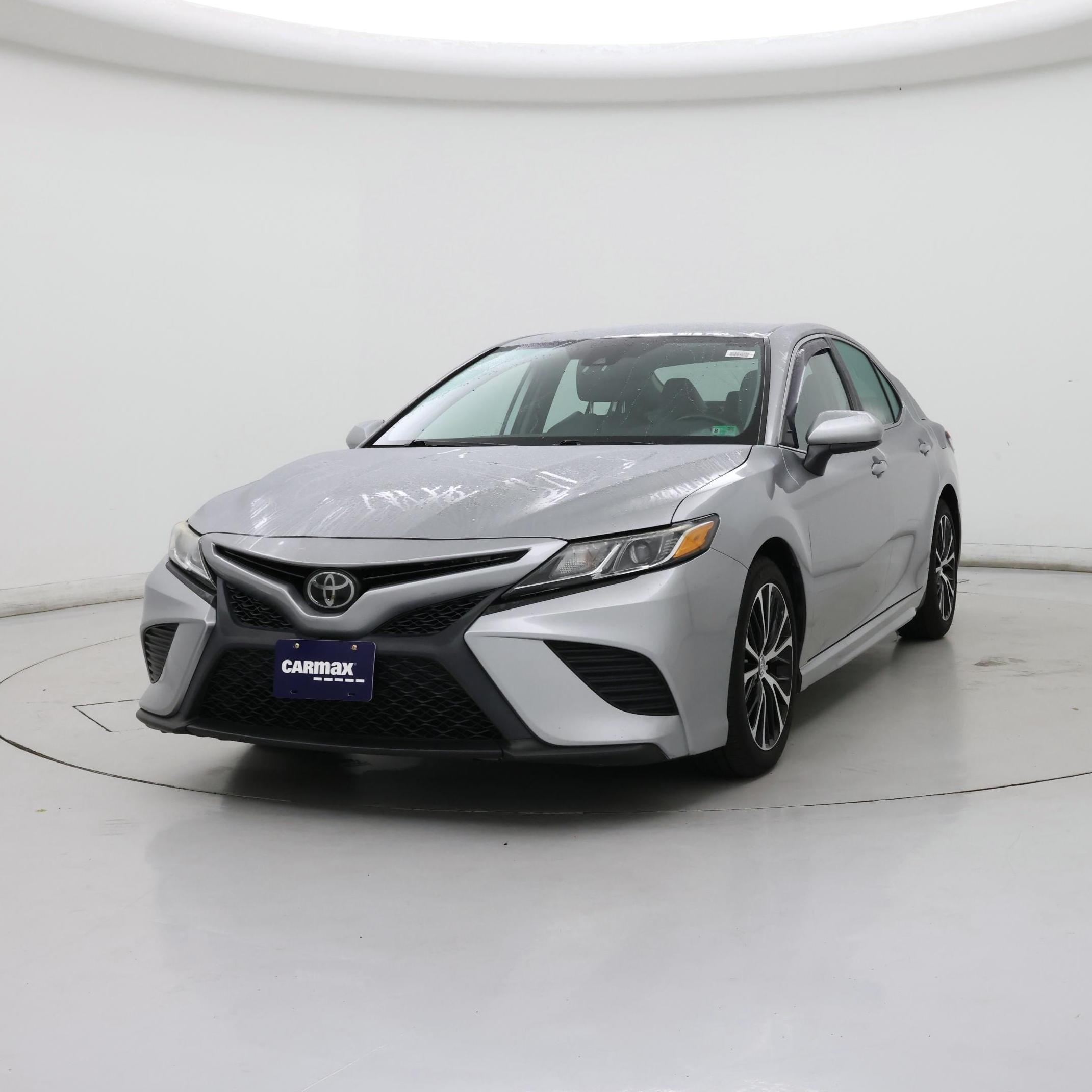 Thumbnail: 2019 Toyota Camry - 4