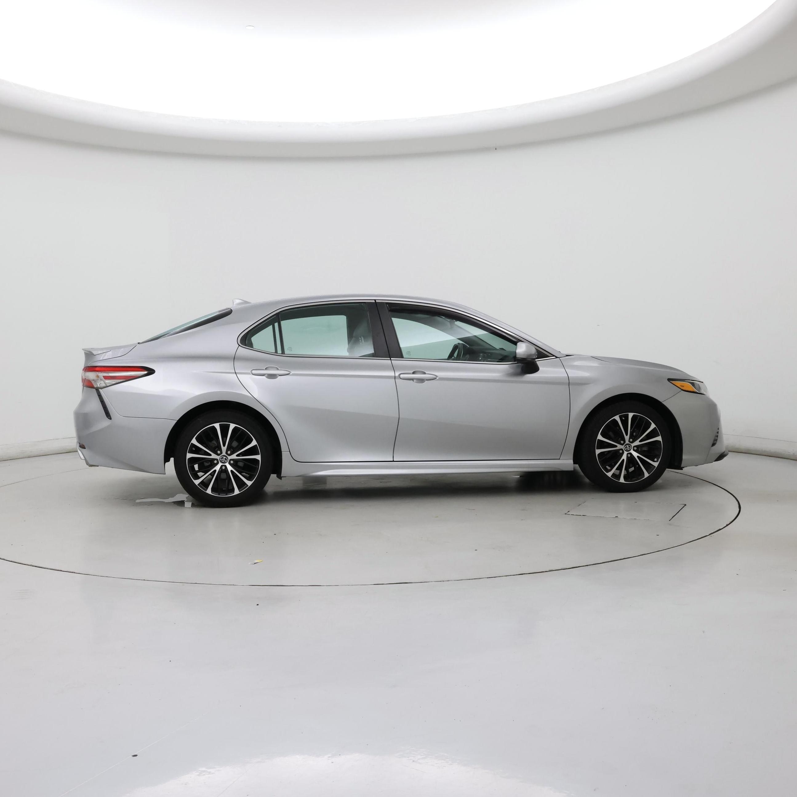 Thumbnail: 2019 Toyota Camry - 7