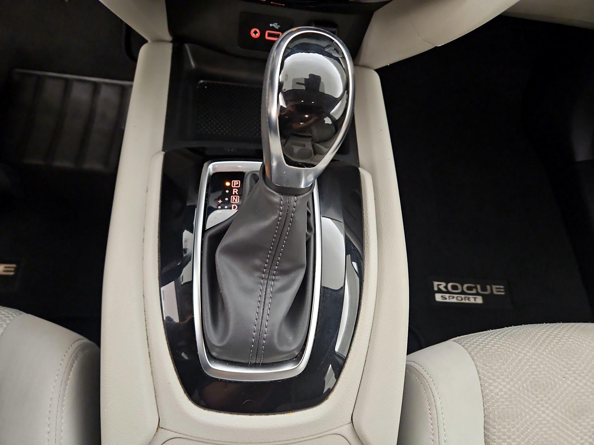 Thumbnail: 2020 Nissan Rogue Sport - 17
