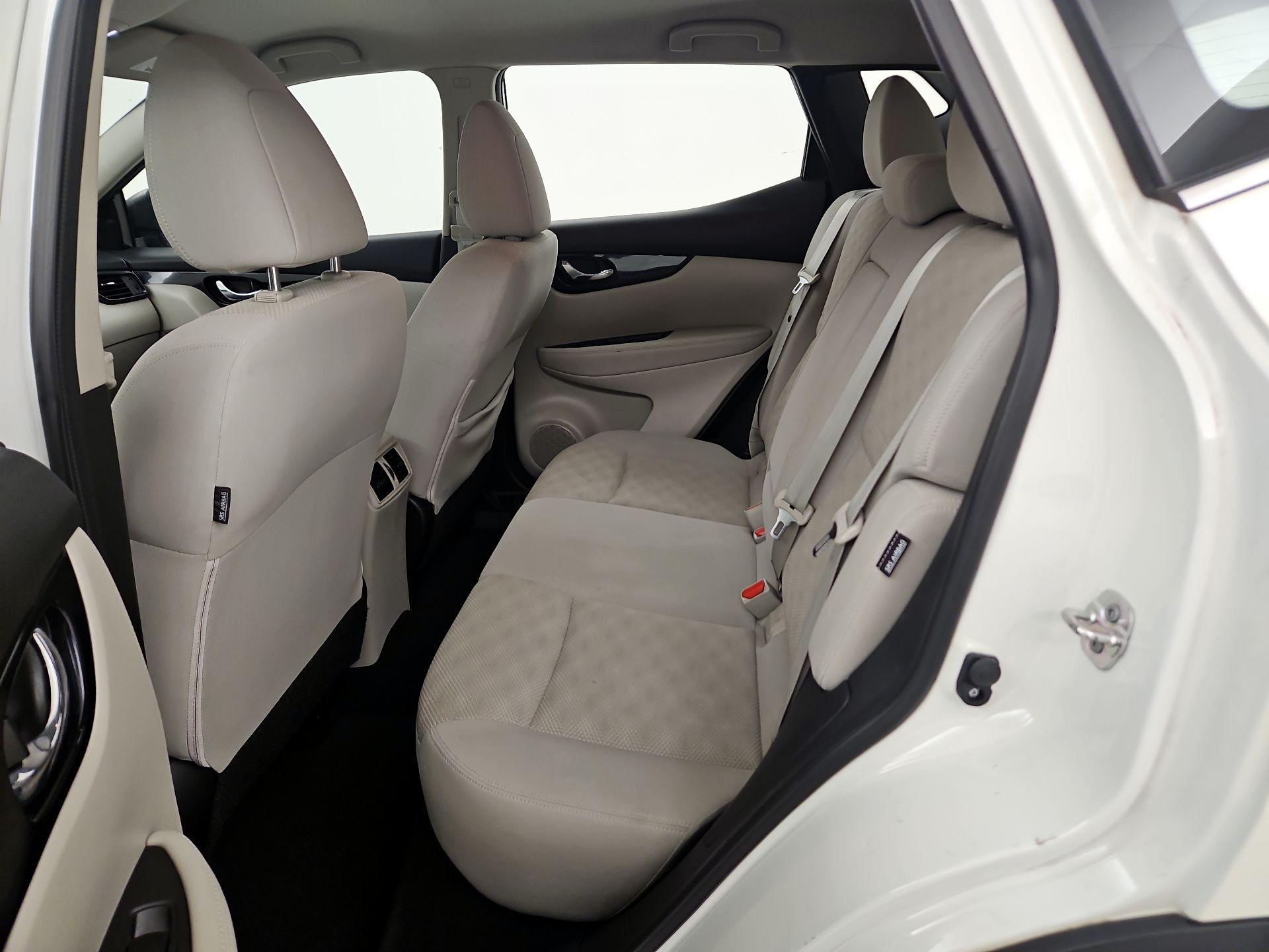 Thumbnail: 2020 Nissan Rogue Sport - 19