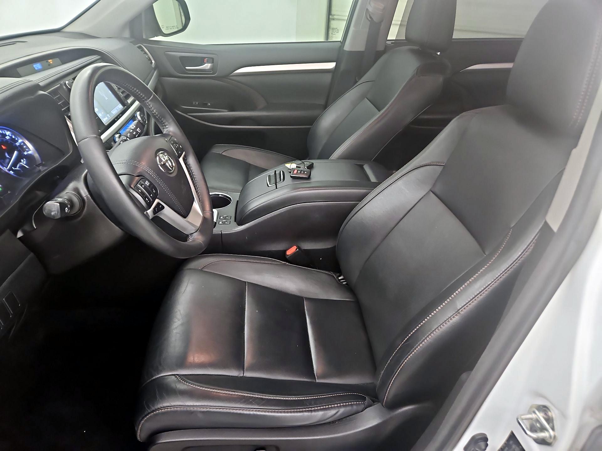 Thumbnail: 2018 Toyota Highlander - 11