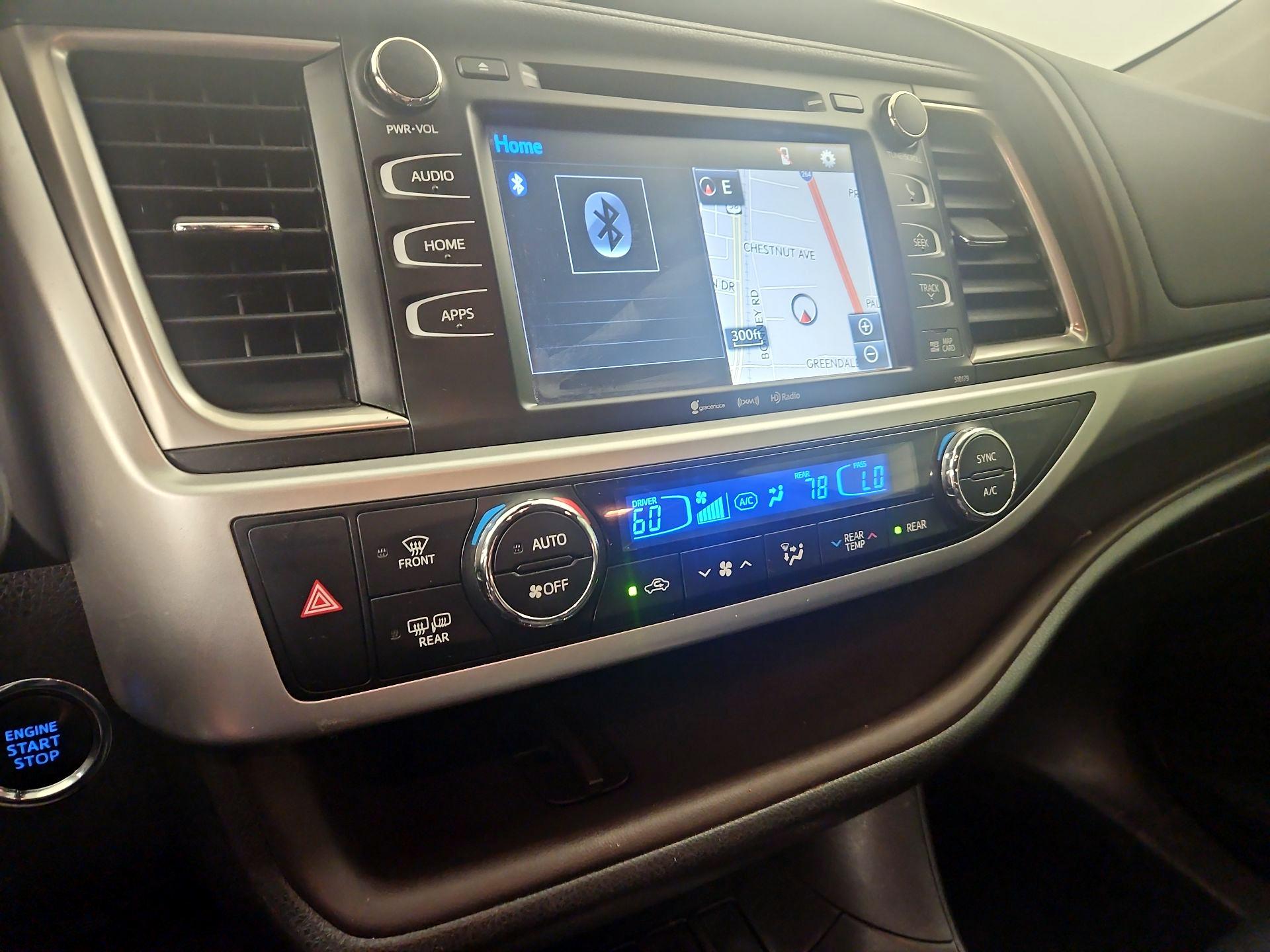 Thumbnail: 2018 Toyota Highlander - 16
