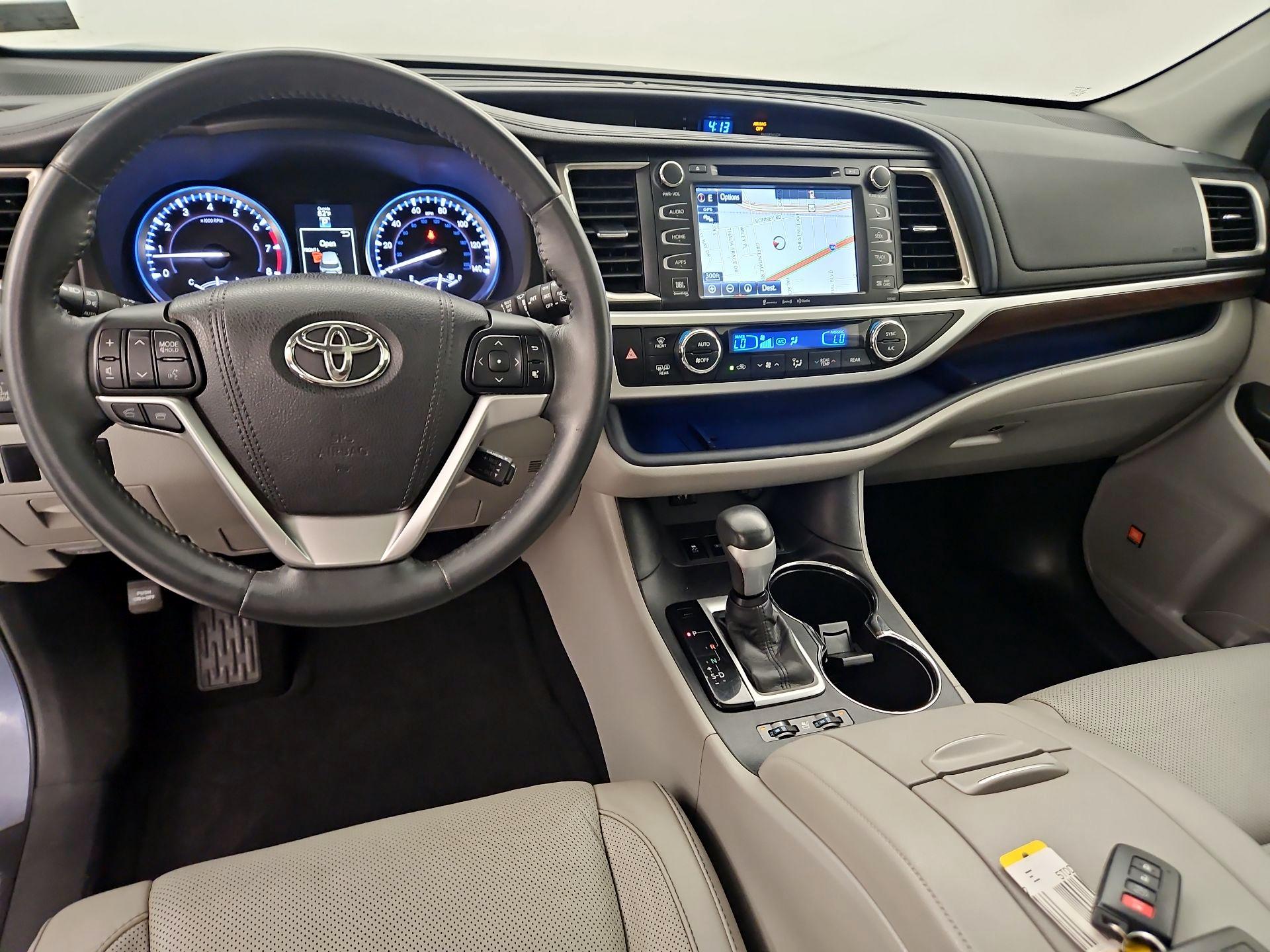 Thumbnail: 2016 Toyota Highlander - 9