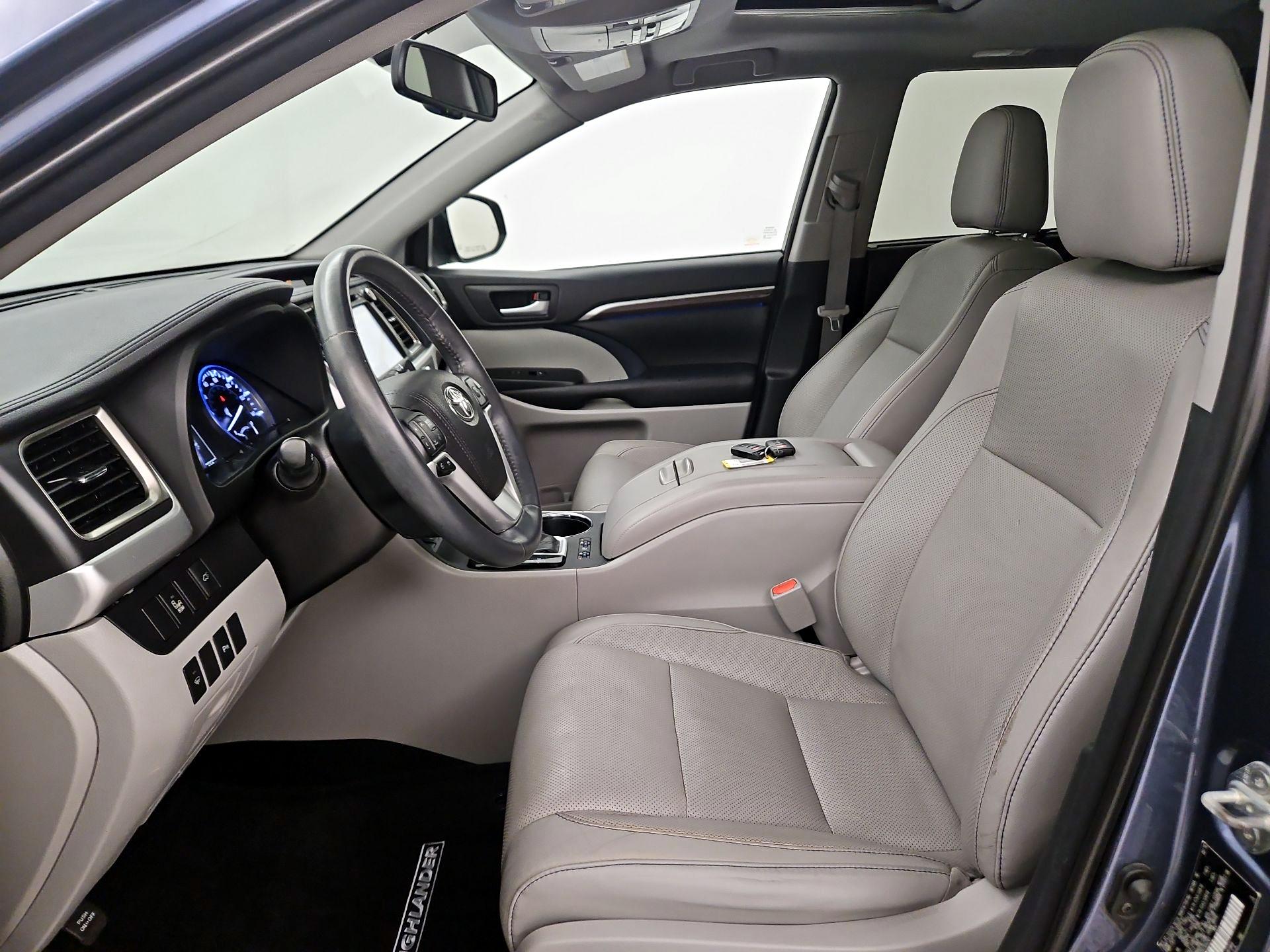 Thumbnail: 2016 Toyota Highlander - 11