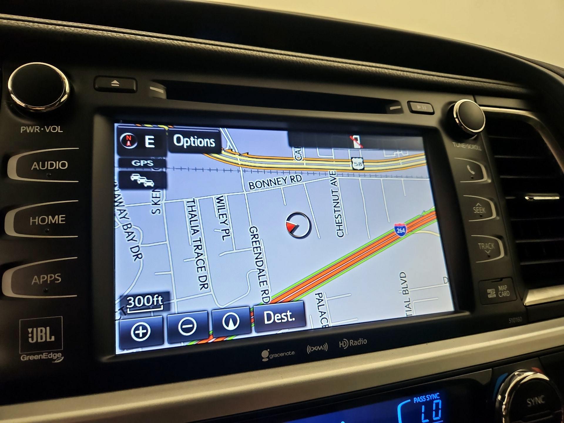 Thumbnail: 2016 Toyota Highlander - 14