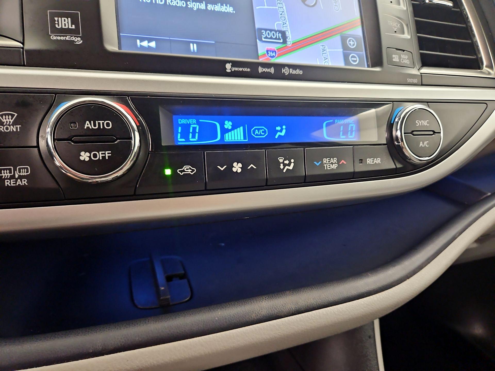 Thumbnail: 2016 Toyota Highlander - 17