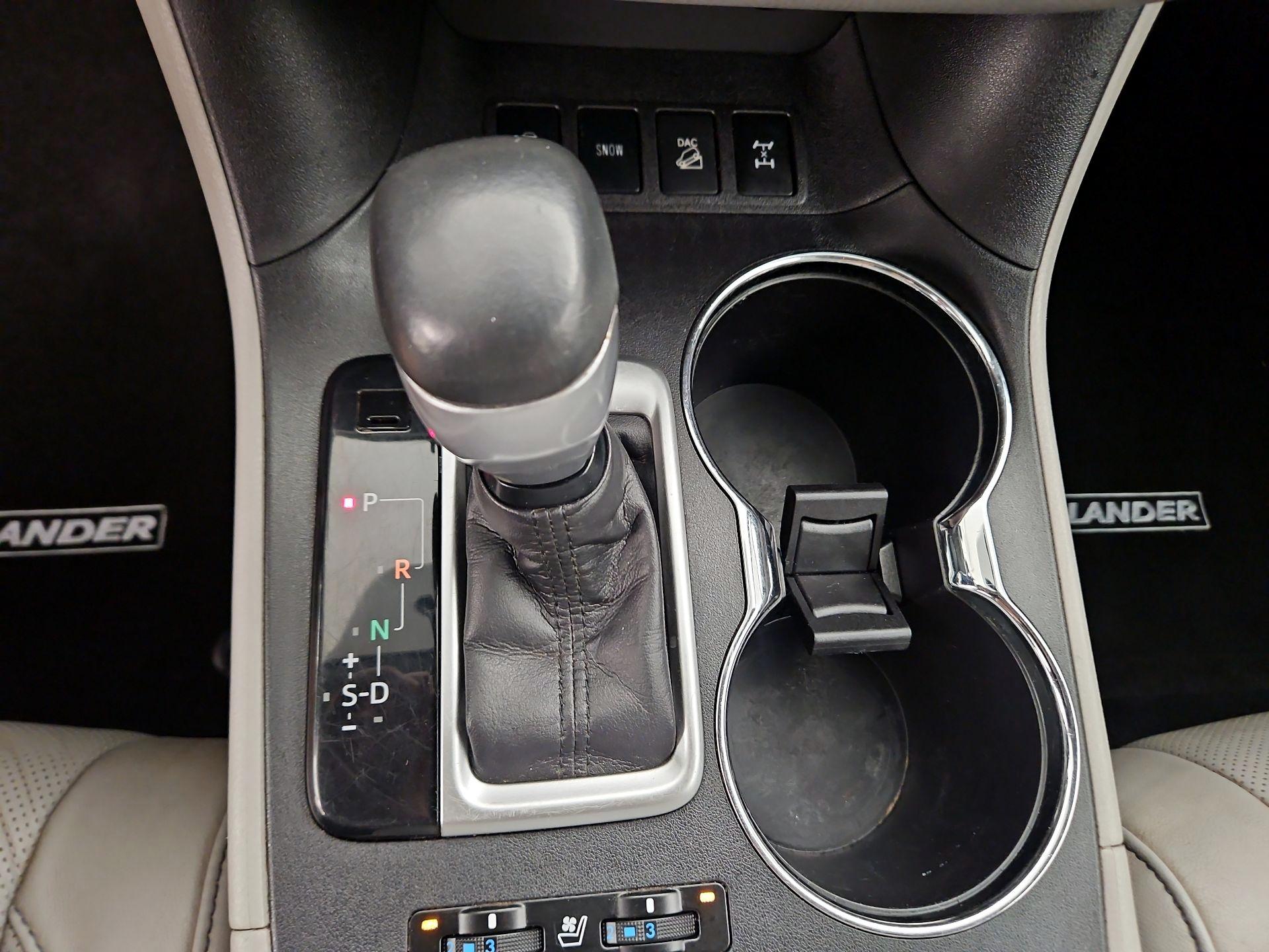 Thumbnail: 2016 Toyota Highlander - 18