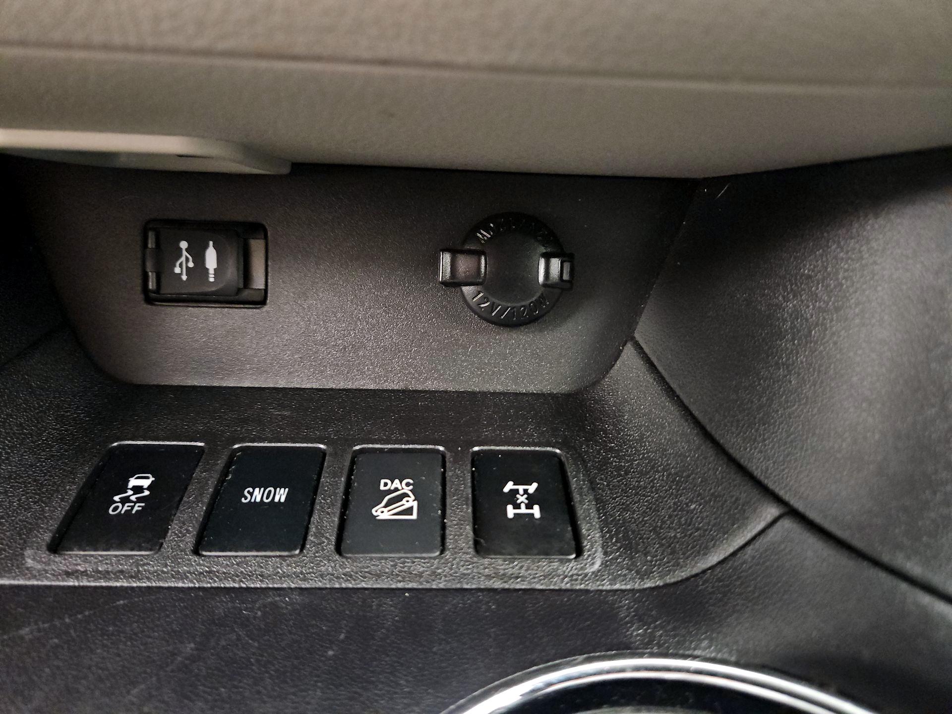 Thumbnail: 2016 Toyota Highlander - 19