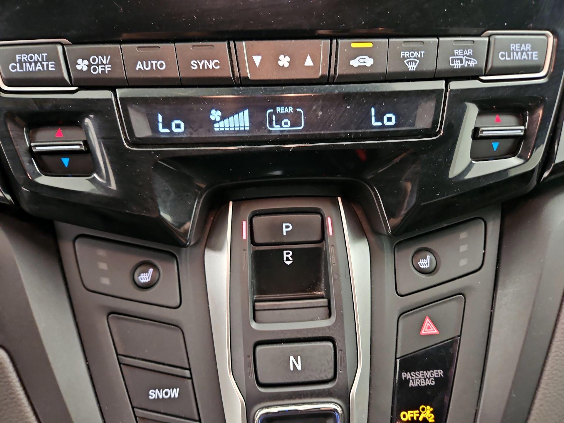 Thumbnail: 2019 Honda Odyssey - 16