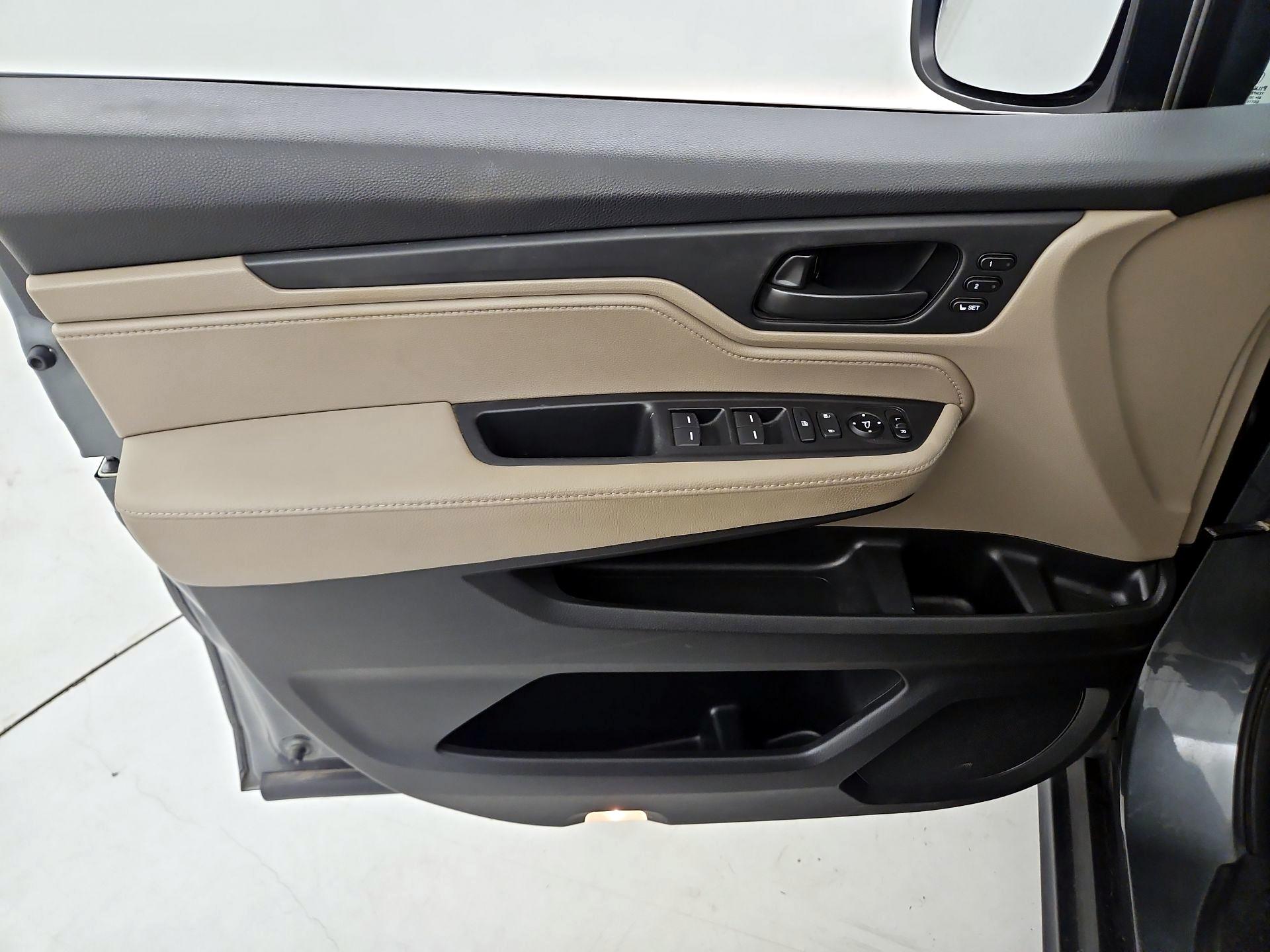 Thumbnail: 2019 Honda Odyssey - 12