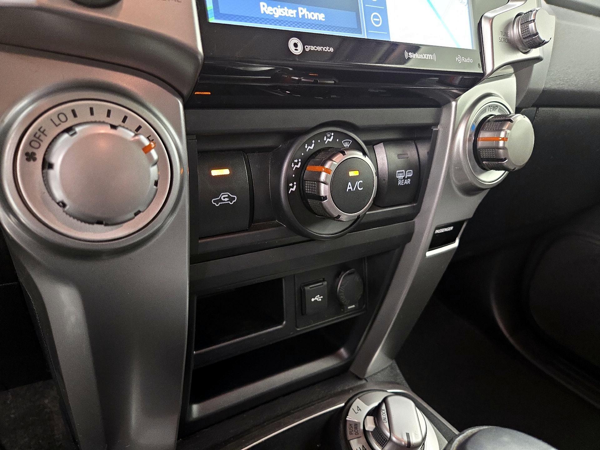Thumbnail: 2020 Toyota 4Runner - 17