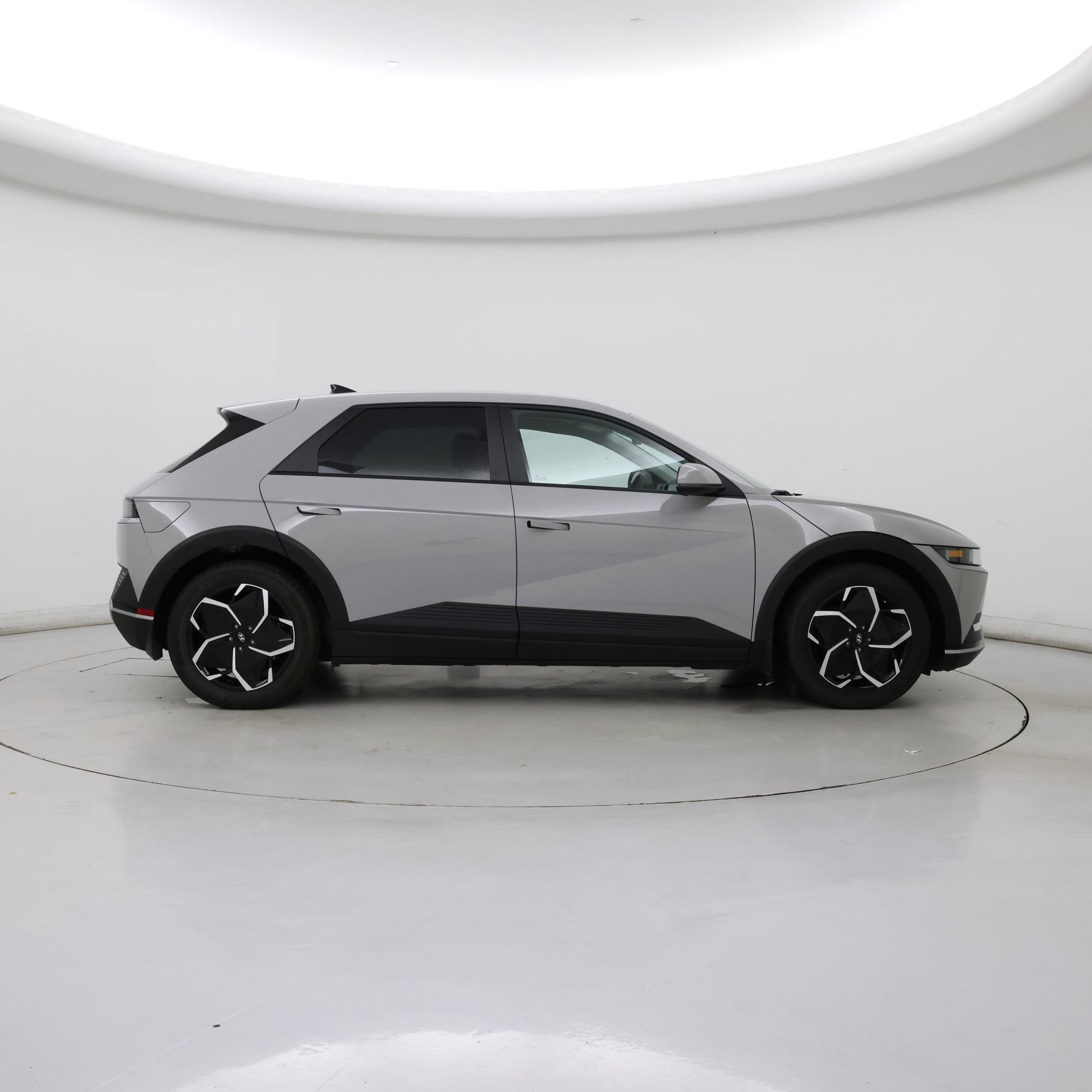 Thumbnail: 2023 Hyundai Ioniq 5 - 7