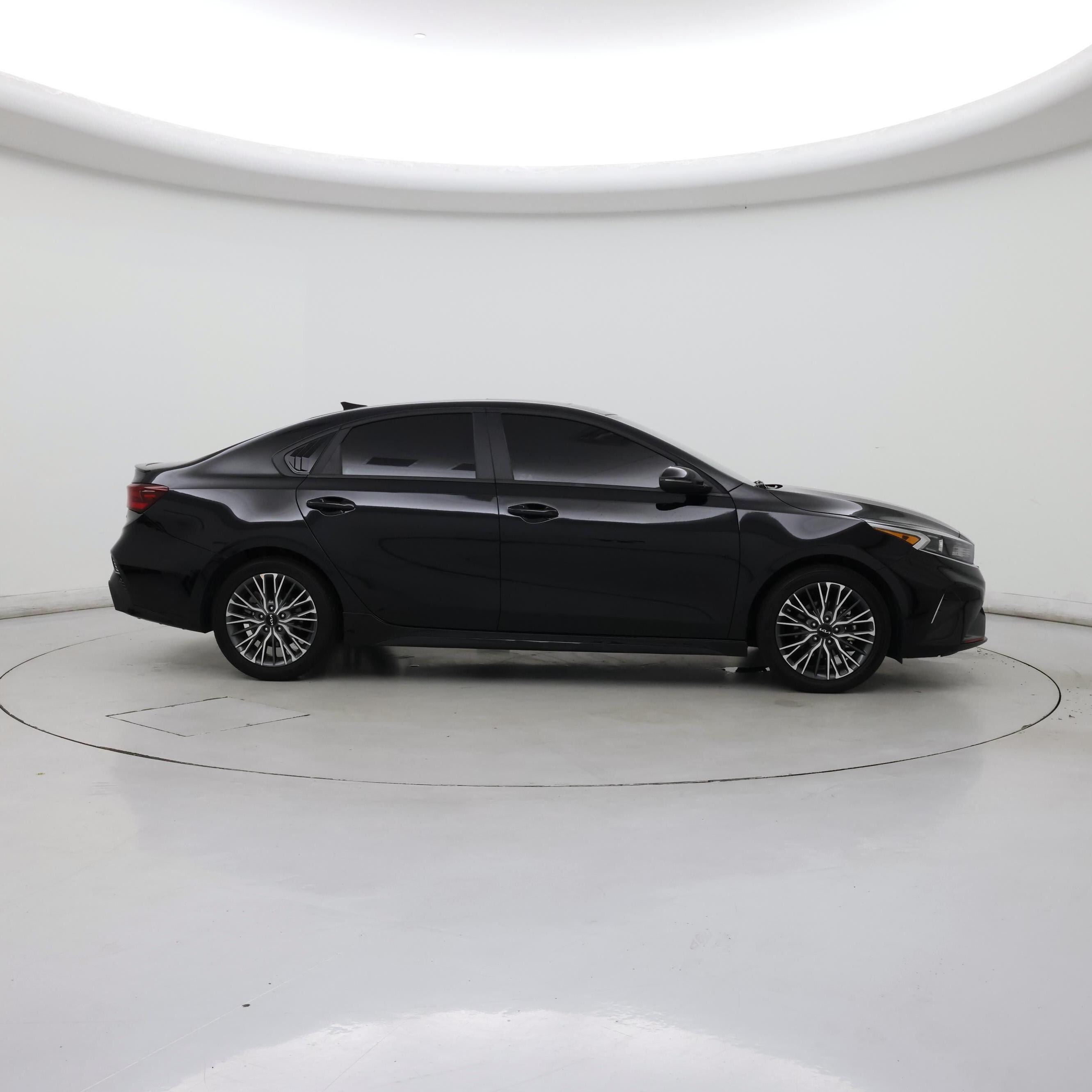 Thumbnail: 2024 Kia Forte - 7