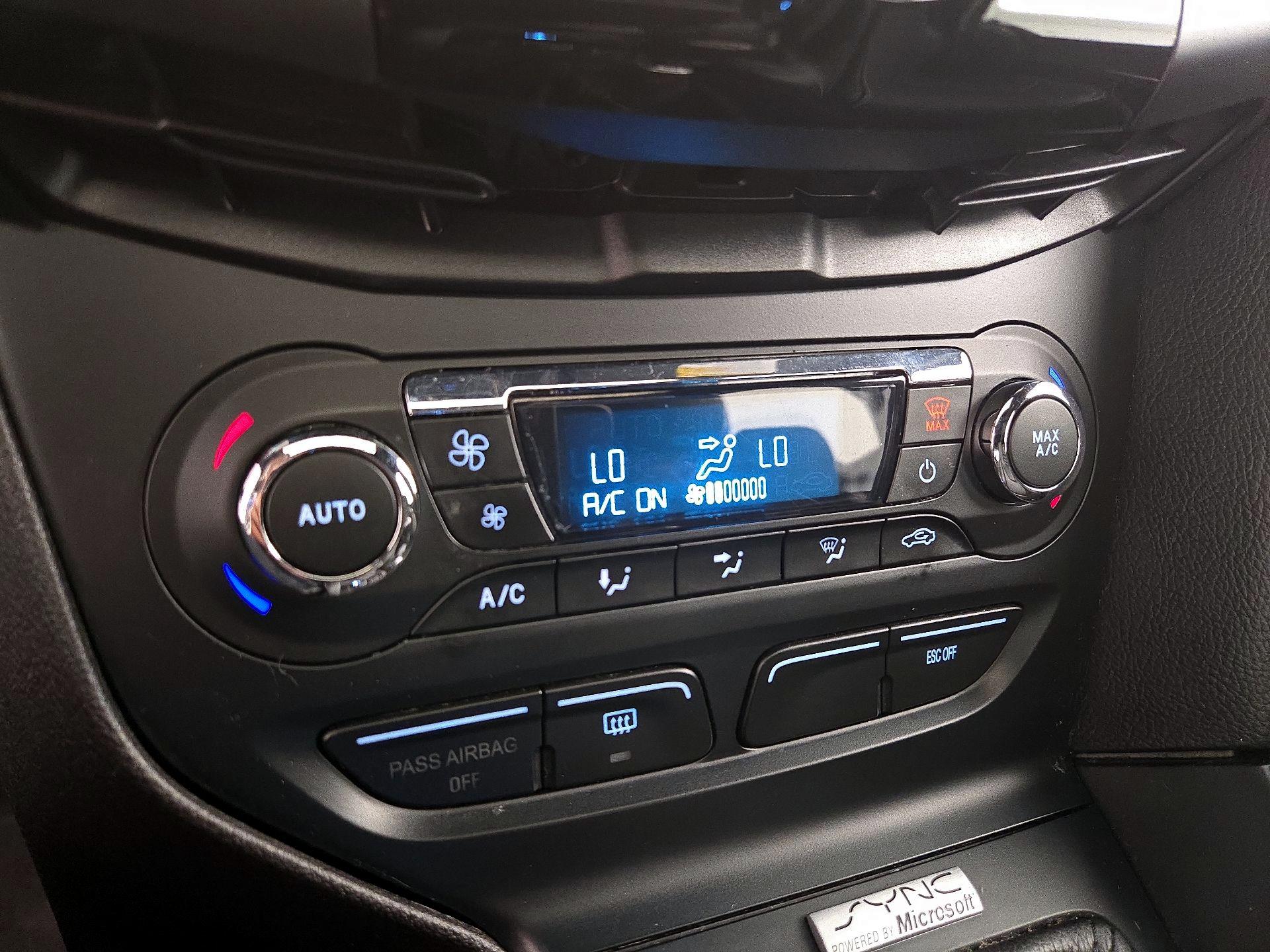 Thumbnail: 2014 Ford Focus - 16