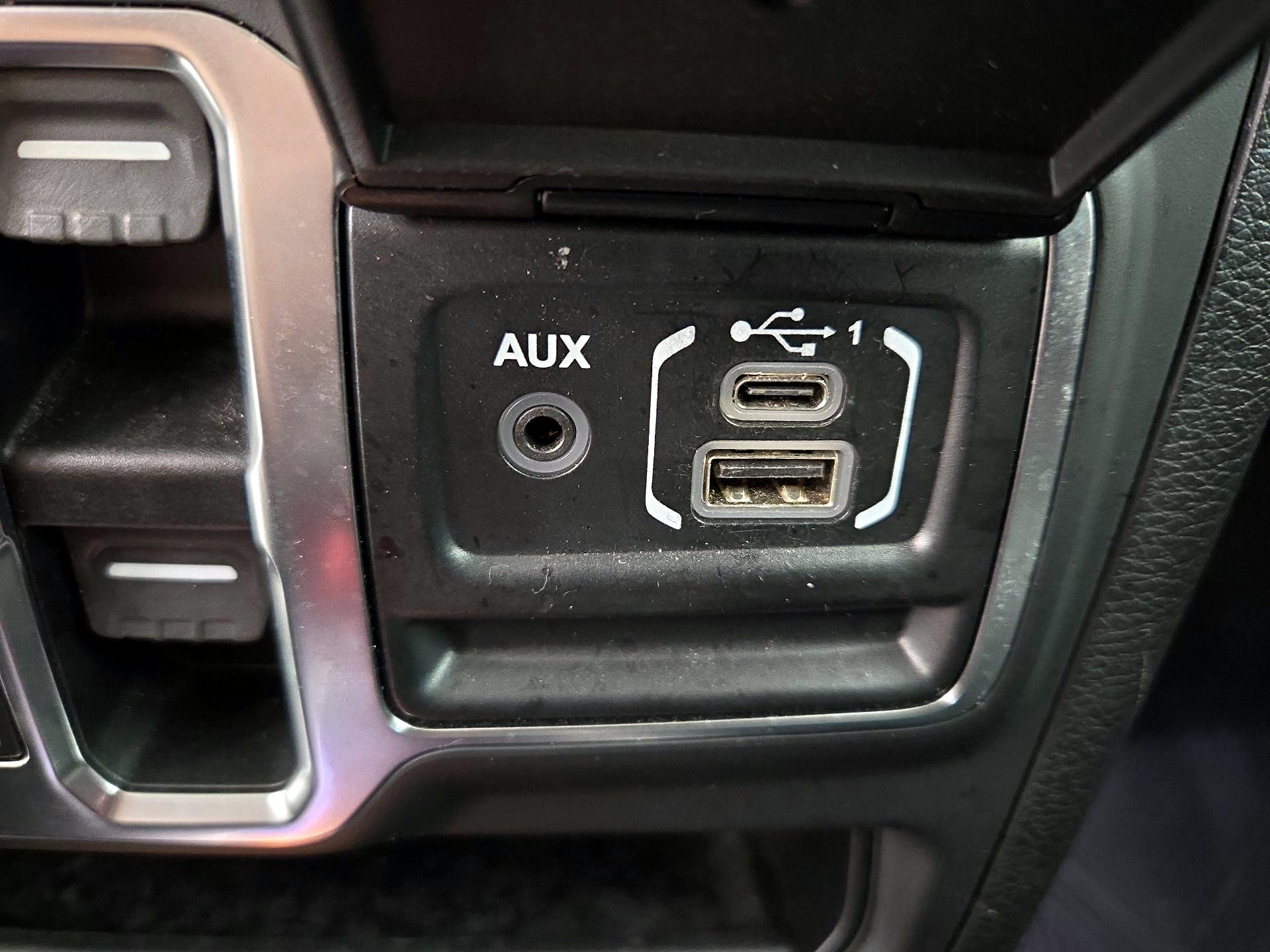 Thumbnail: 2019 Jeep Wrangler - 18
