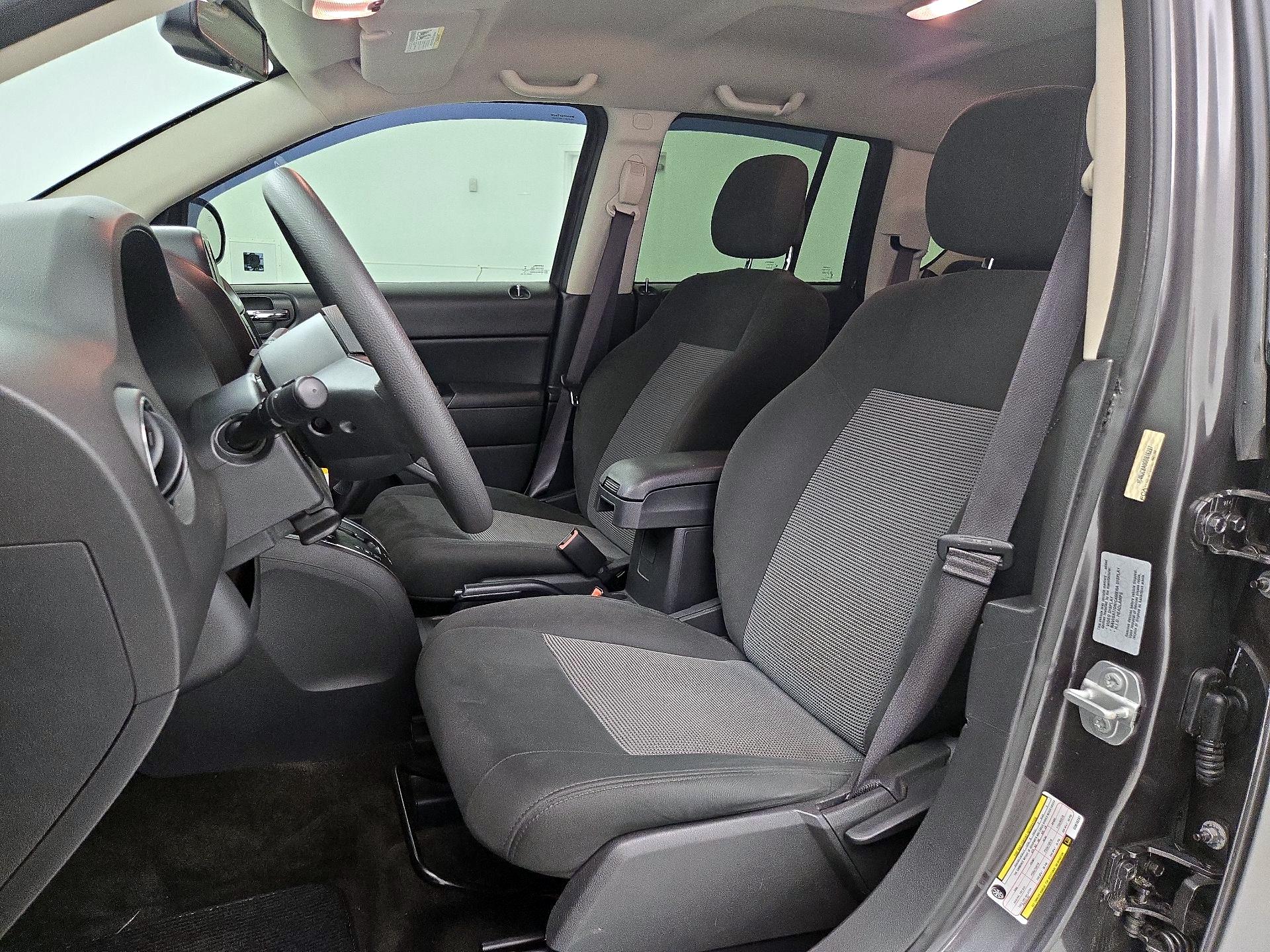 Thumbnail: 2016 Jeep Compass - 11
