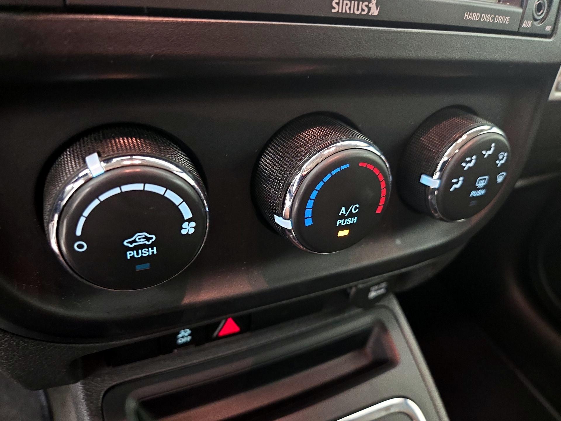 Thumbnail: 2016 Jeep Compass - 15