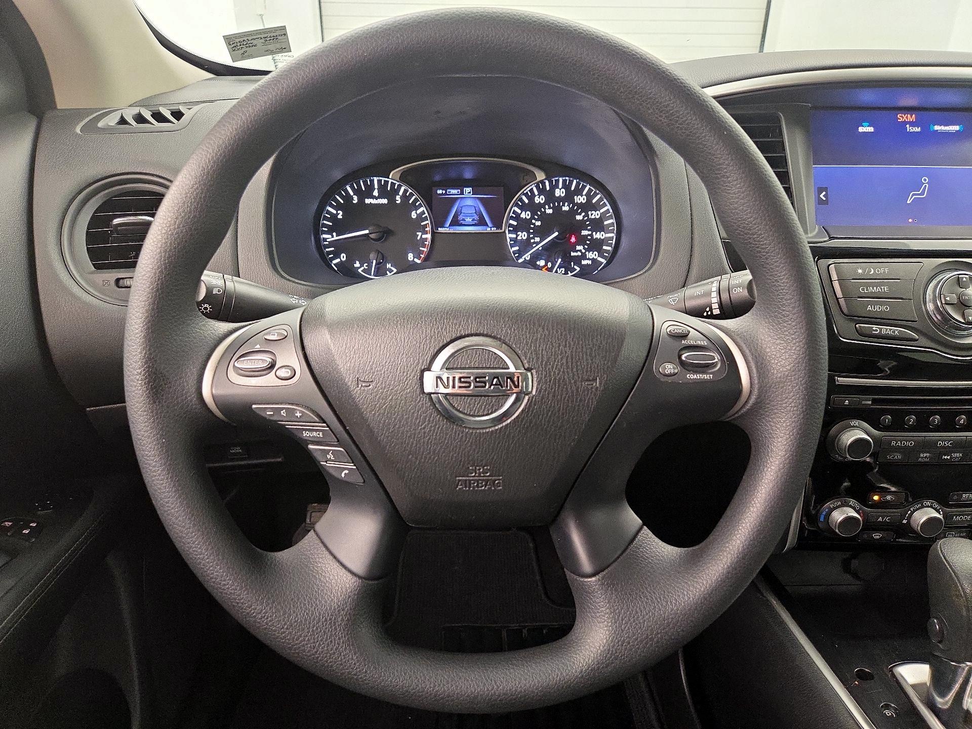 Thumbnail: 2017 Nissan Pathfinder - 10