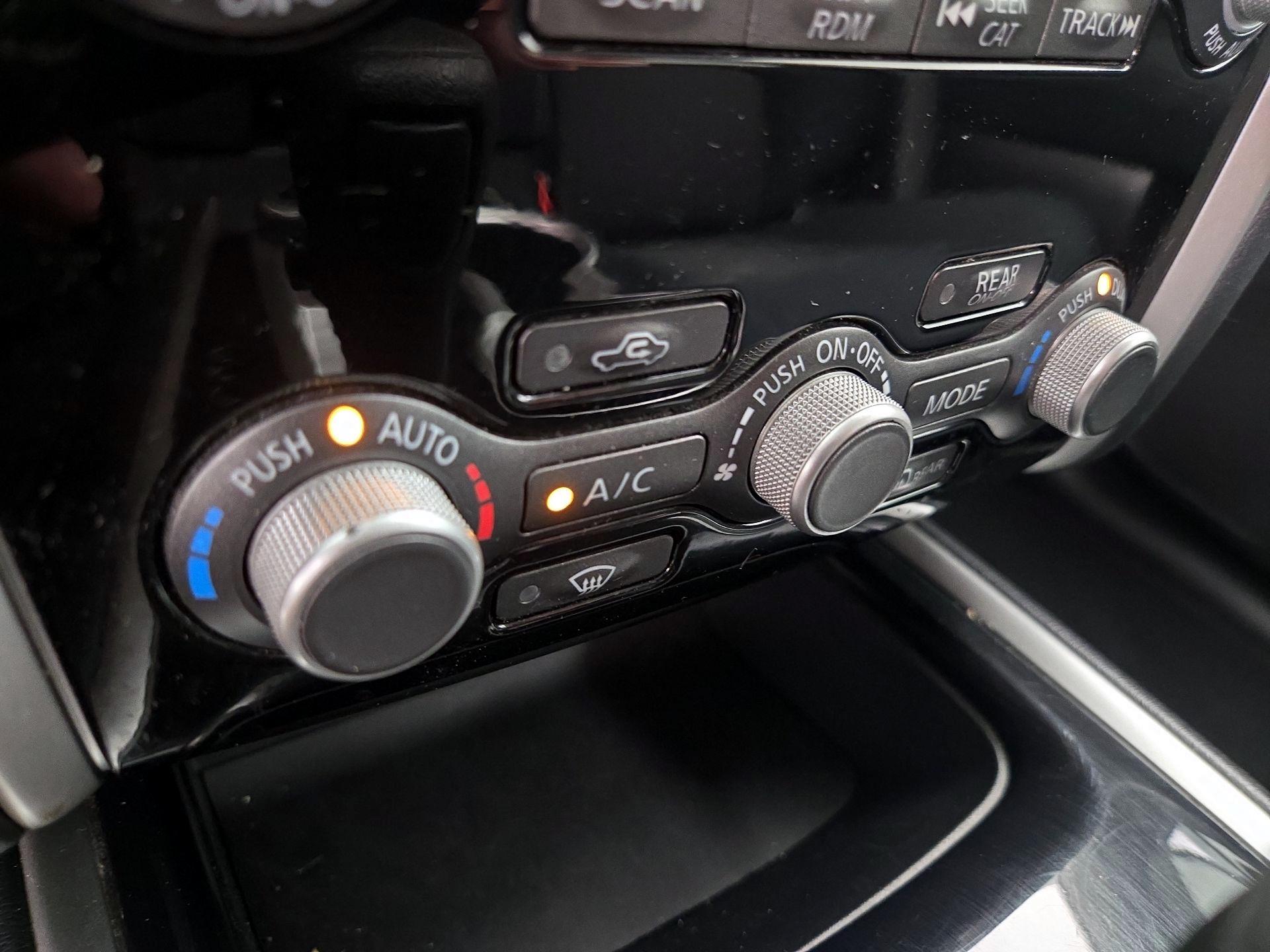 Thumbnail: 2017 Nissan Pathfinder - 16