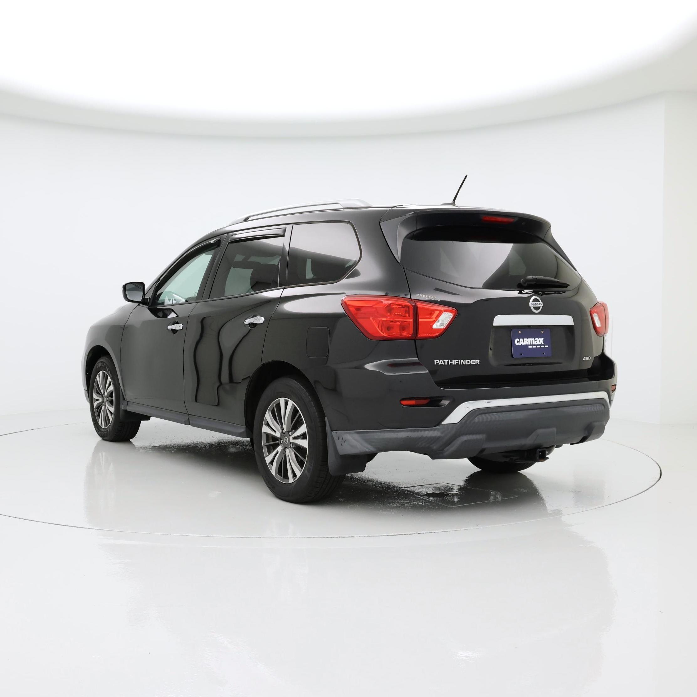 Thumbnail: 2017 Nissan Pathfinder - 2