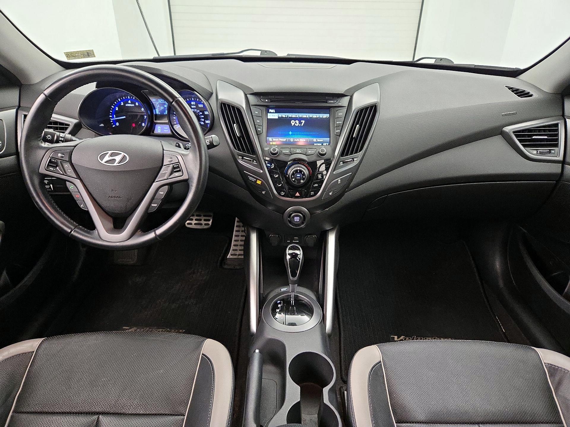 Thumbnail: 2015 Hyundai Veloster - 9