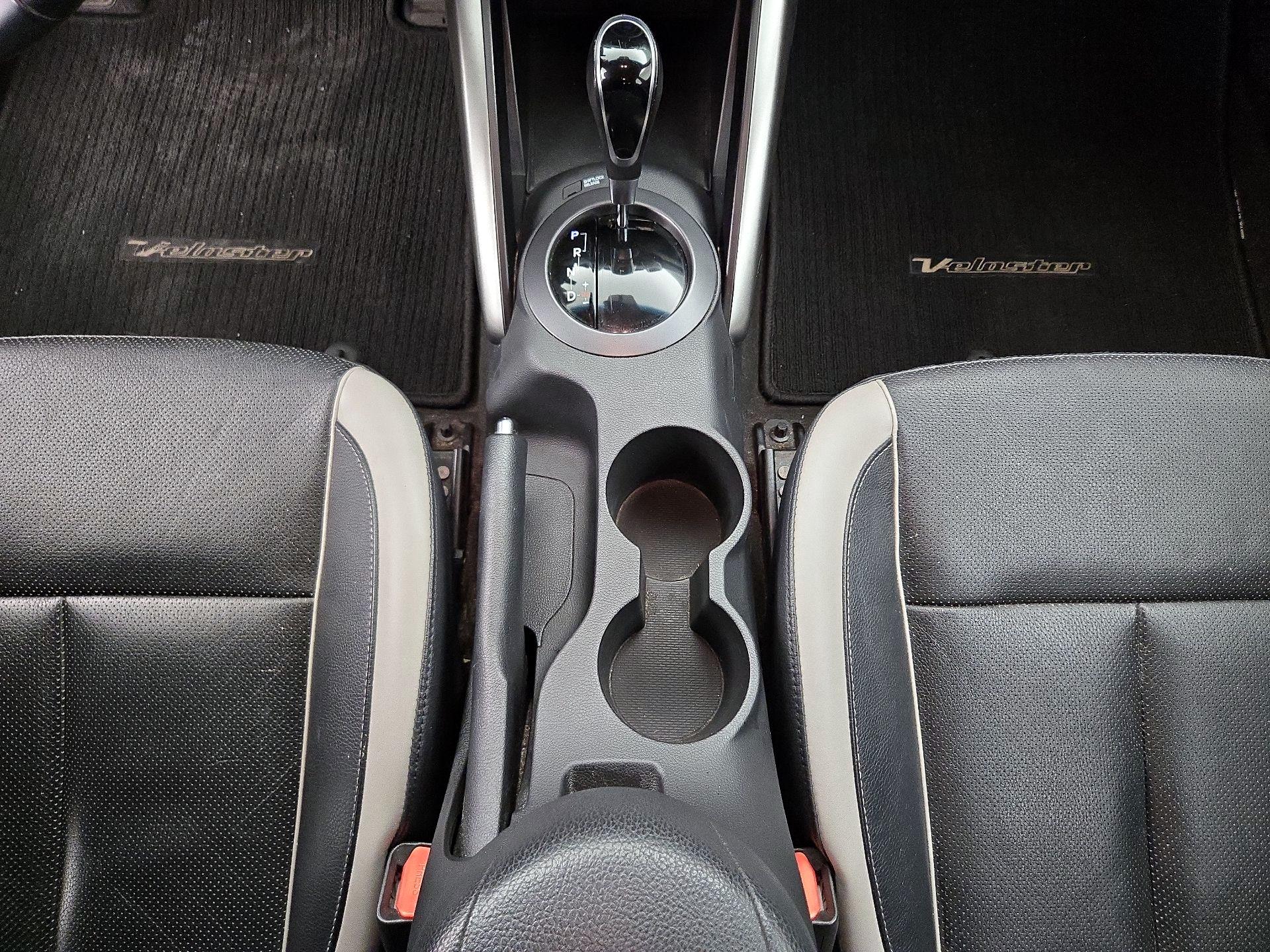 Thumbnail: 2015 Hyundai Veloster - 17