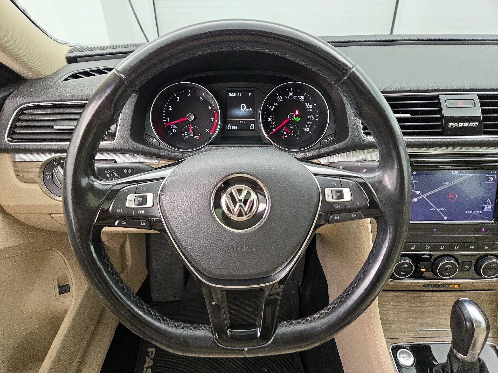 Thumbnail: 2018 Volkswagen Passat - 10