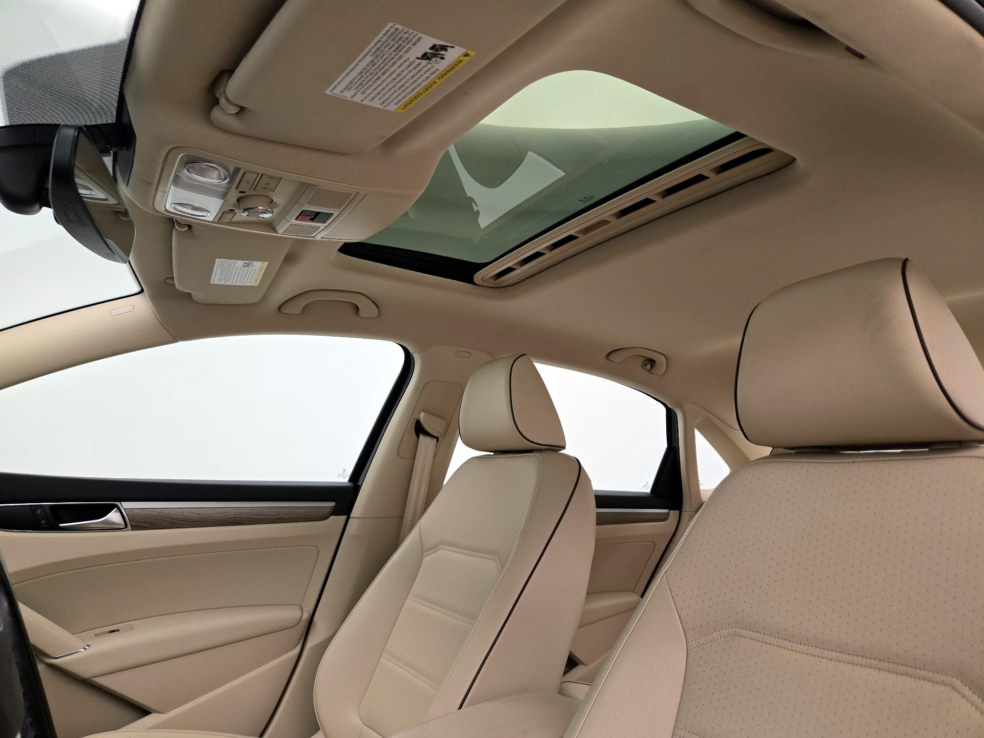 Thumbnail: 2018 Volkswagen Passat - 20