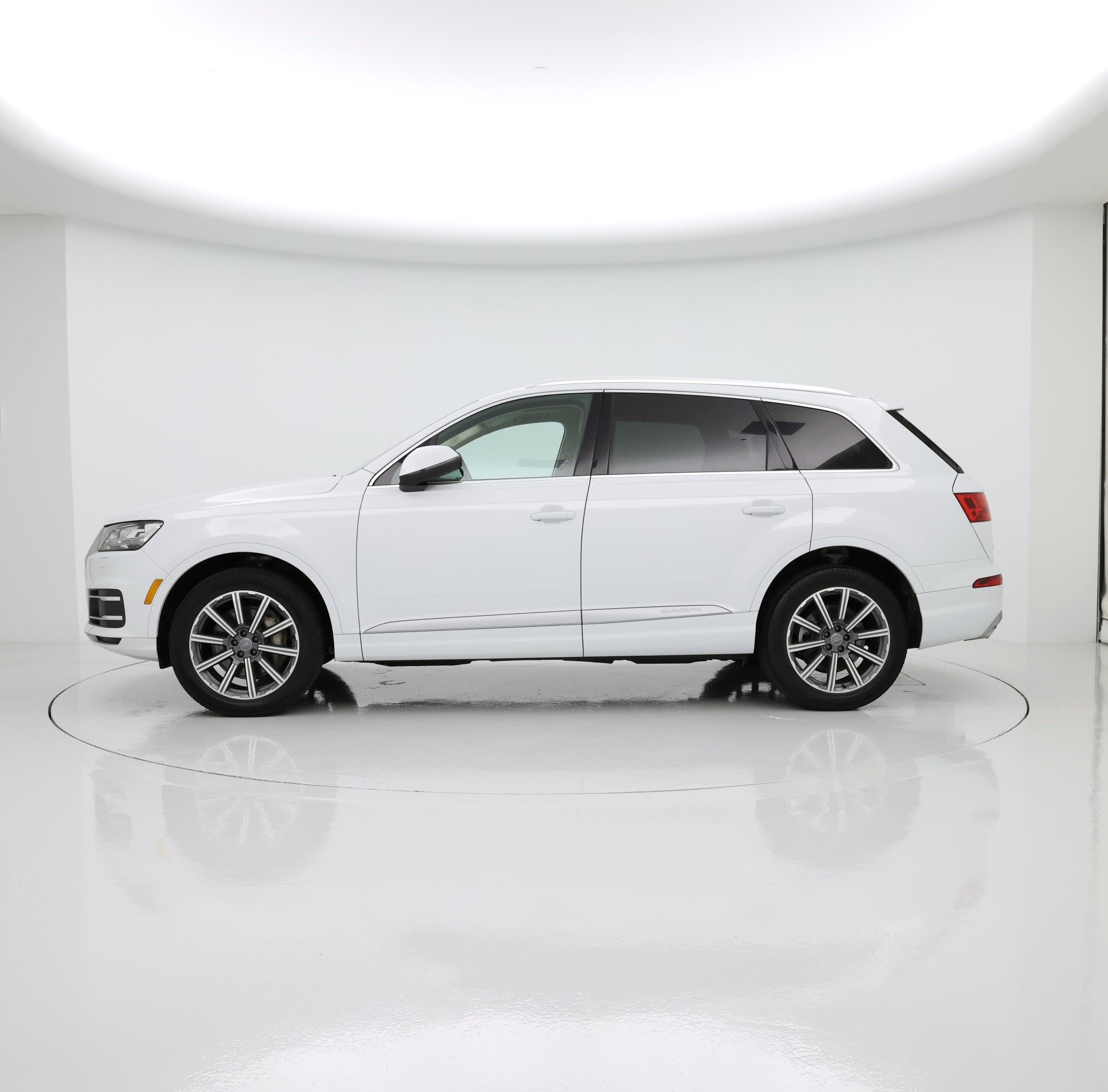 Thumbnail: 2019 Audi Q7 - 3