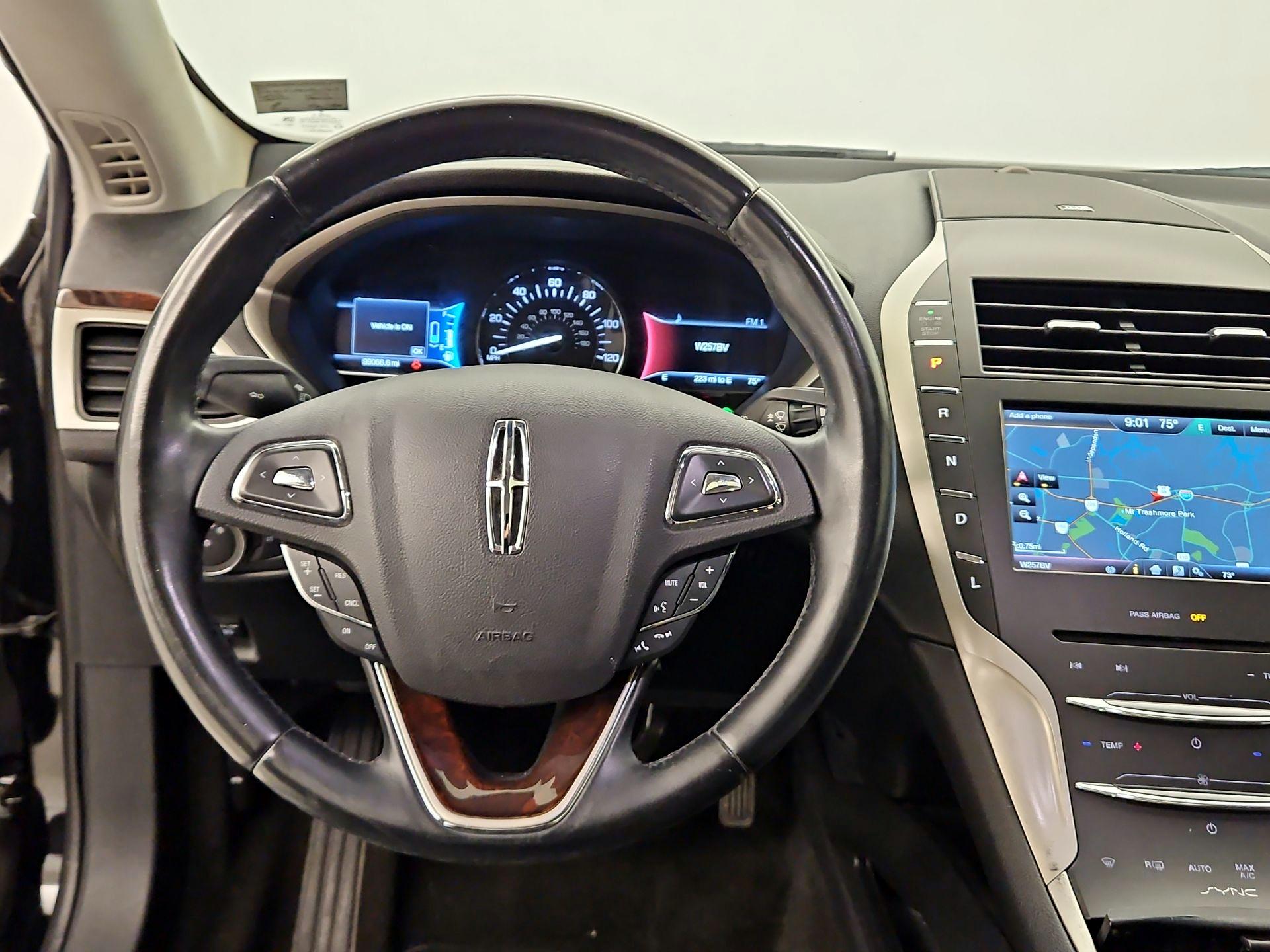 Thumbnail: 2016 Lincoln MKZ - 10