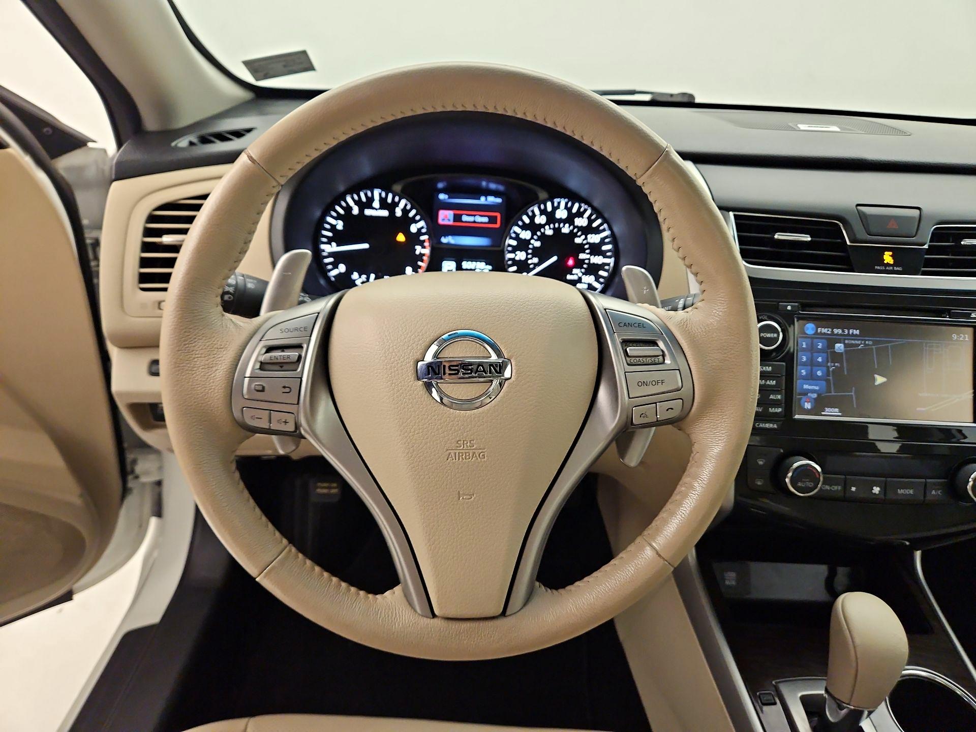 Thumbnail: 2015 Nissan Altima - 10