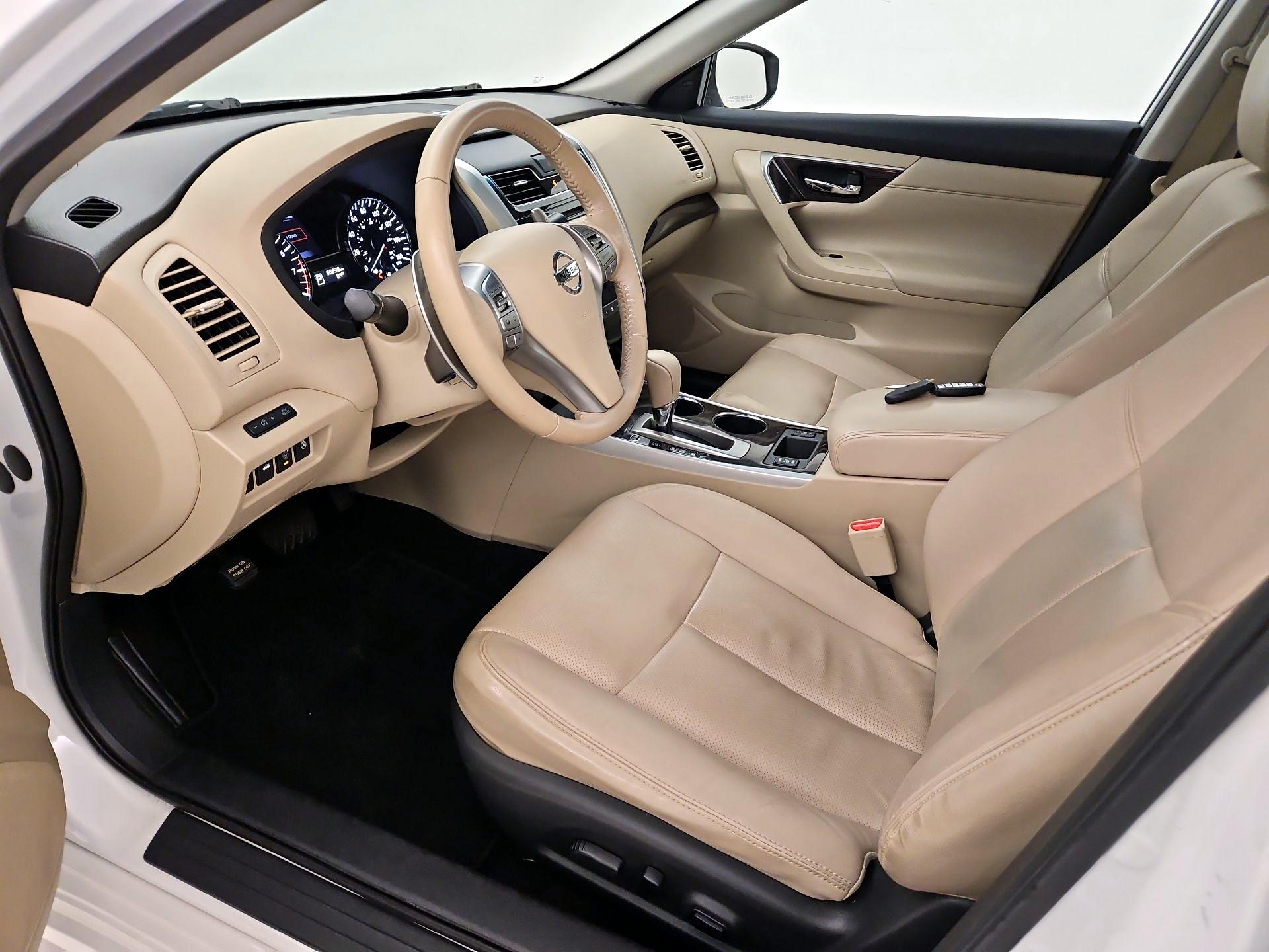 Thumbnail: 2015 Nissan Altima - 11