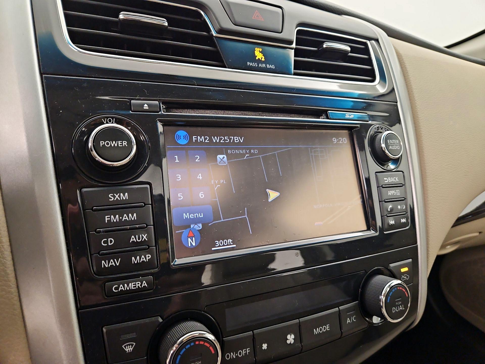 Thumbnail: 2015 Nissan Altima - 14