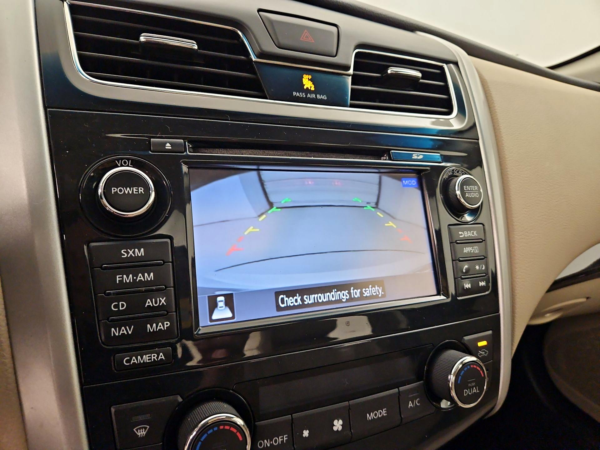 Thumbnail: 2015 Nissan Altima - 15