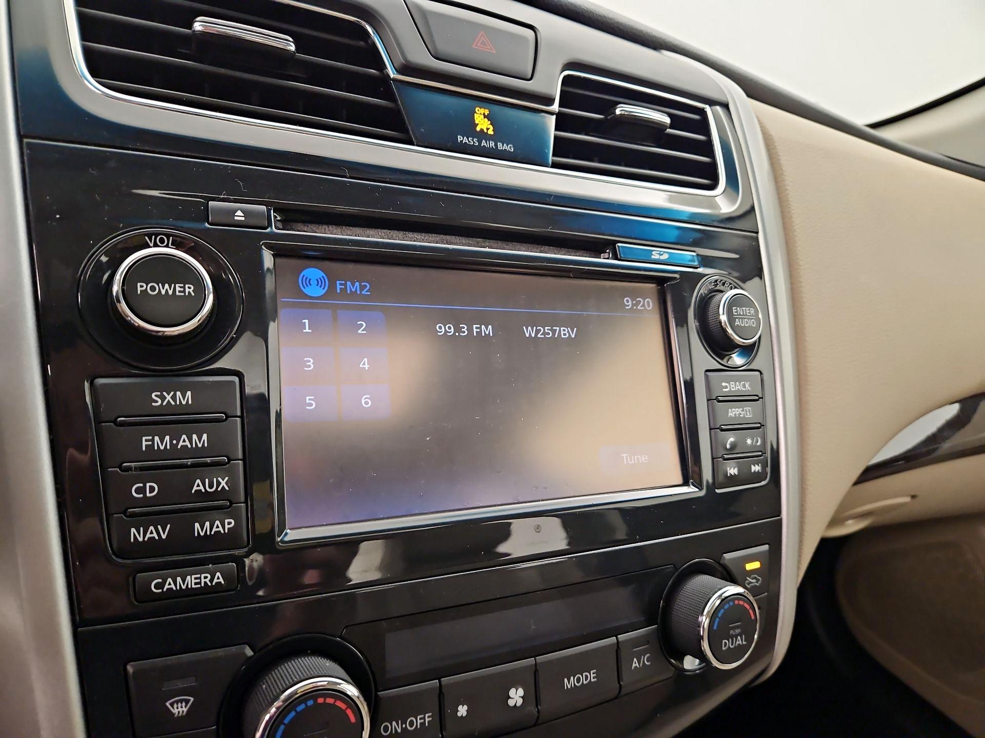 Thumbnail: 2015 Nissan Altima - 16