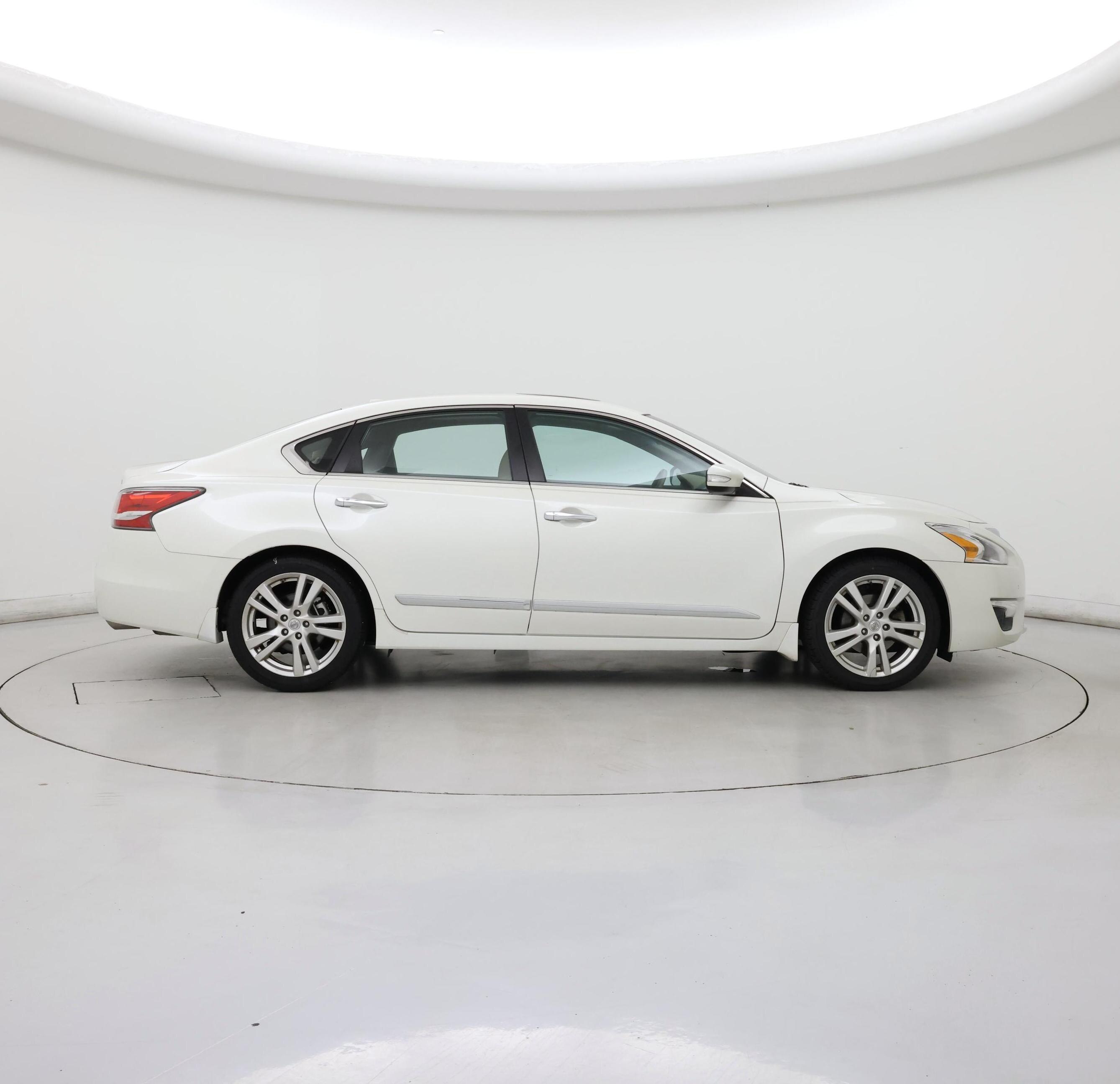 Thumbnail: 2015 Nissan Altima - 7