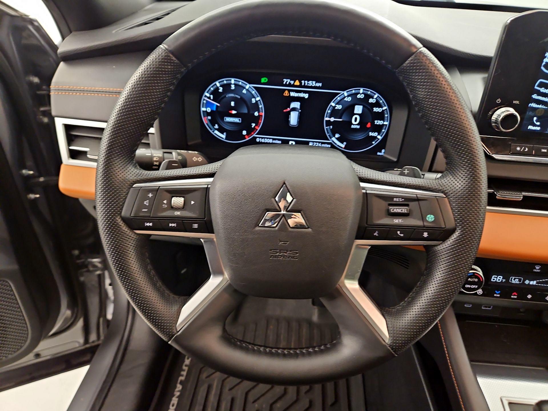 Thumbnail: 2022 Mitsubishi Outlander - 10