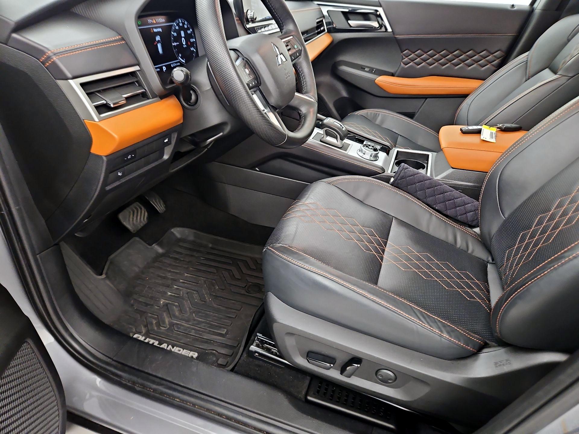 Thumbnail: 2022 Mitsubishi Outlander - 11