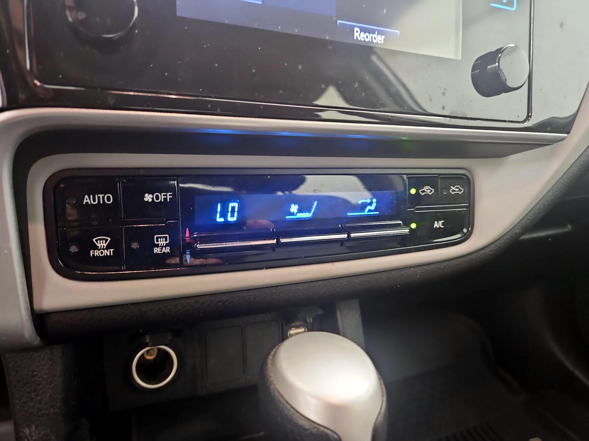 Thumbnail: 2018 Toyota Corolla - 16