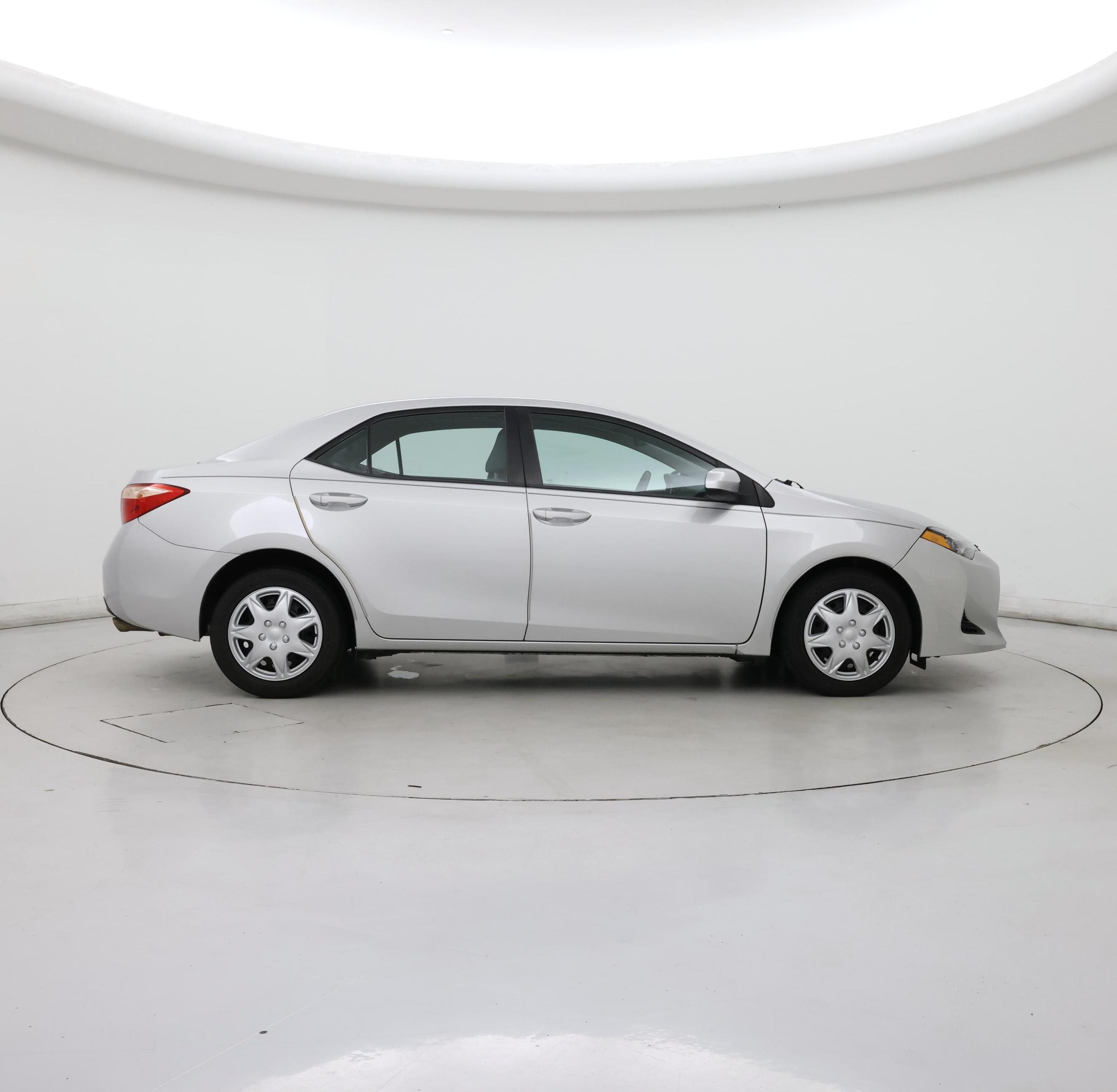 Thumbnail: 2018 Toyota Corolla - 7