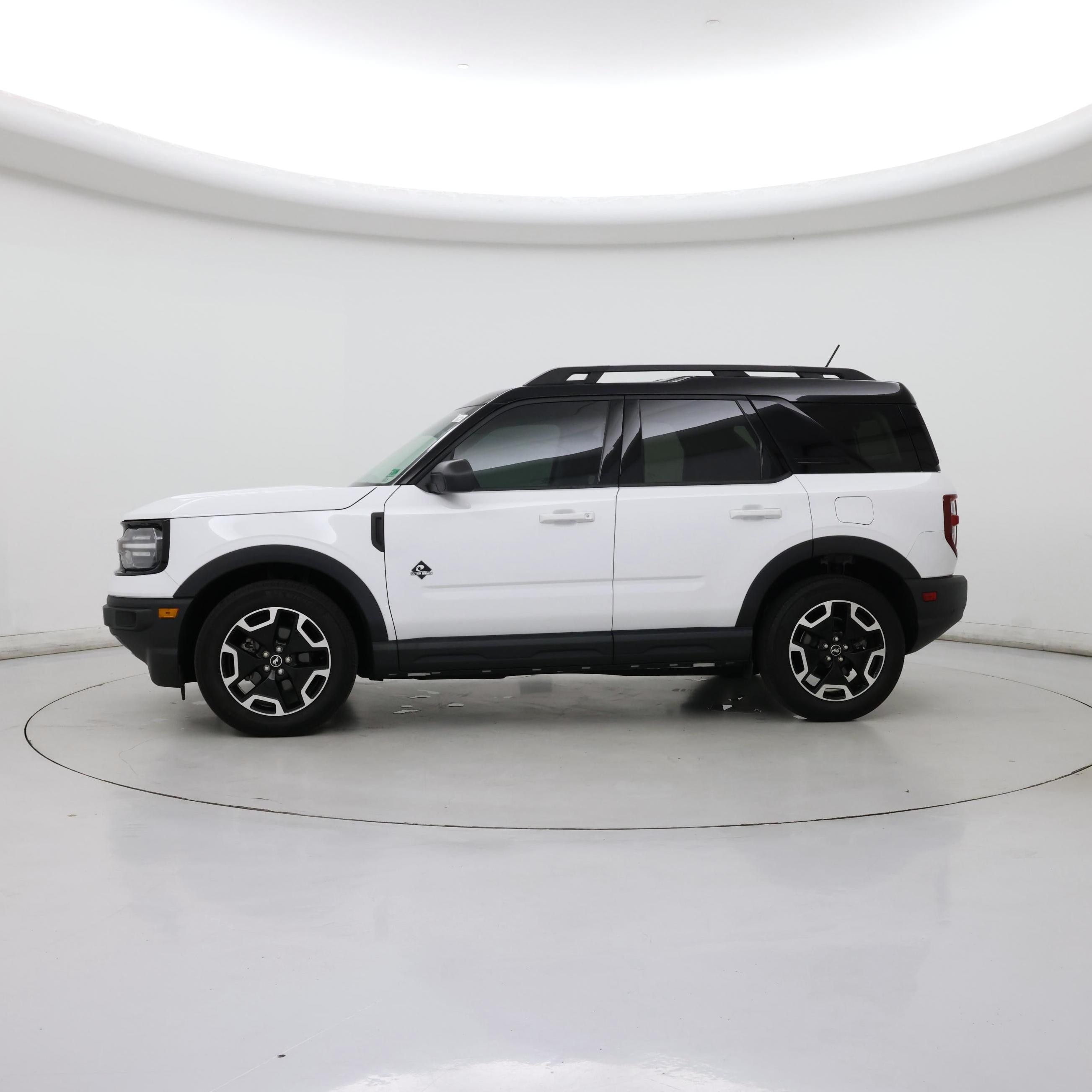 Thumbnail: 2023 Ford Bronco Sport - 3