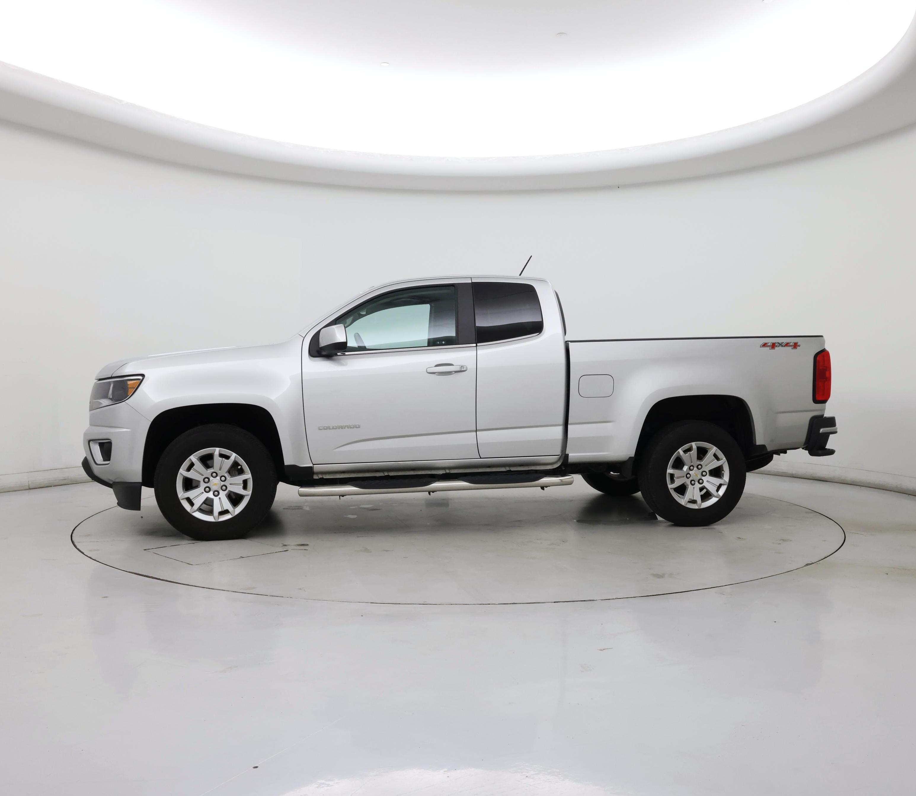 Thumbnail: 2020 Chevrolet Colorado - 3