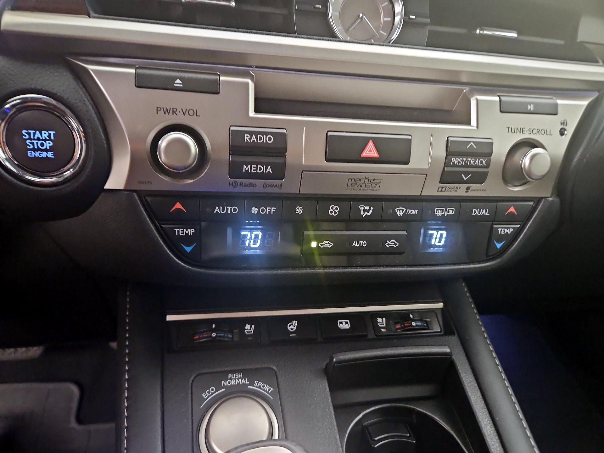 Thumbnail: 2016 Lexus ES - 16