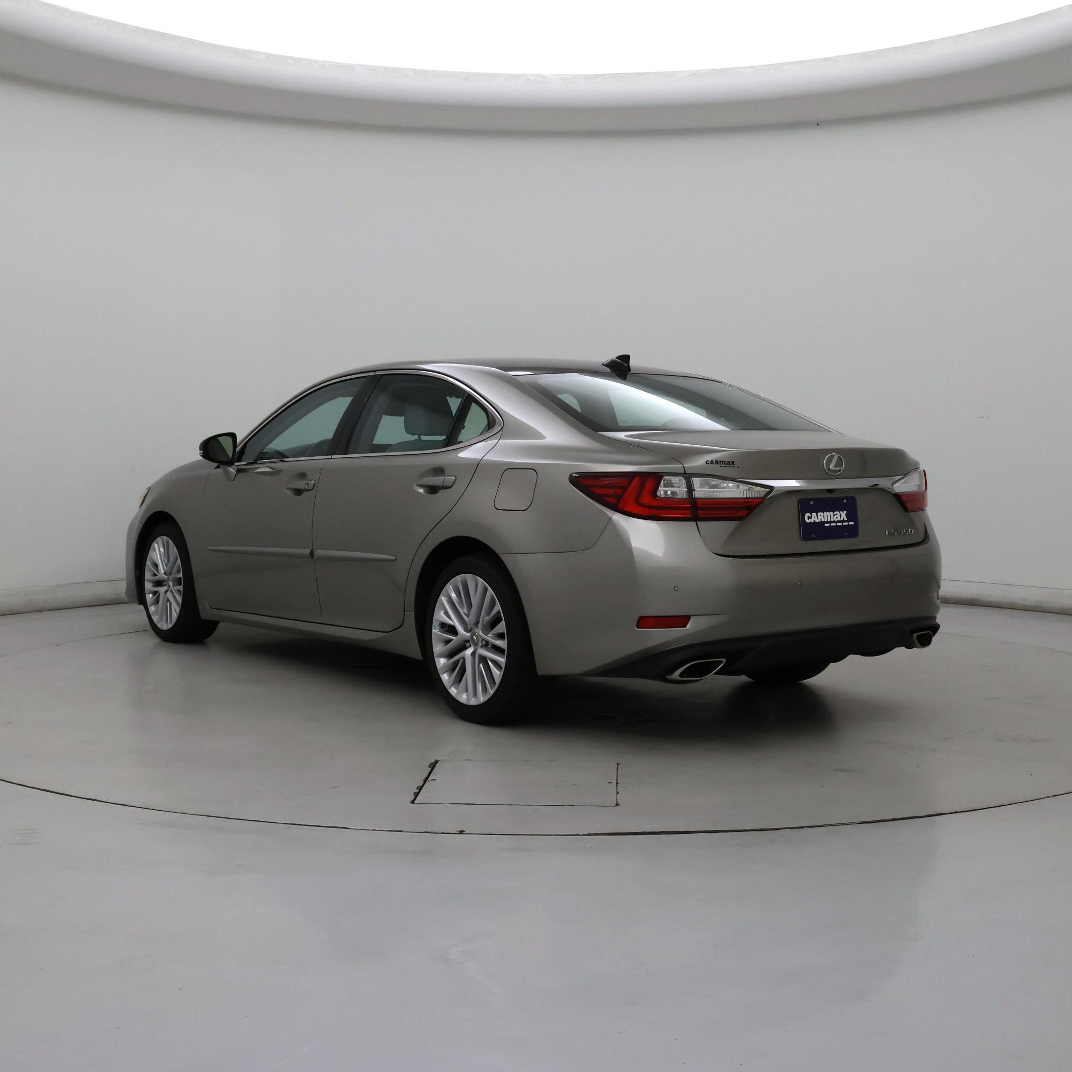 Thumbnail: 2016 Lexus ES - 2