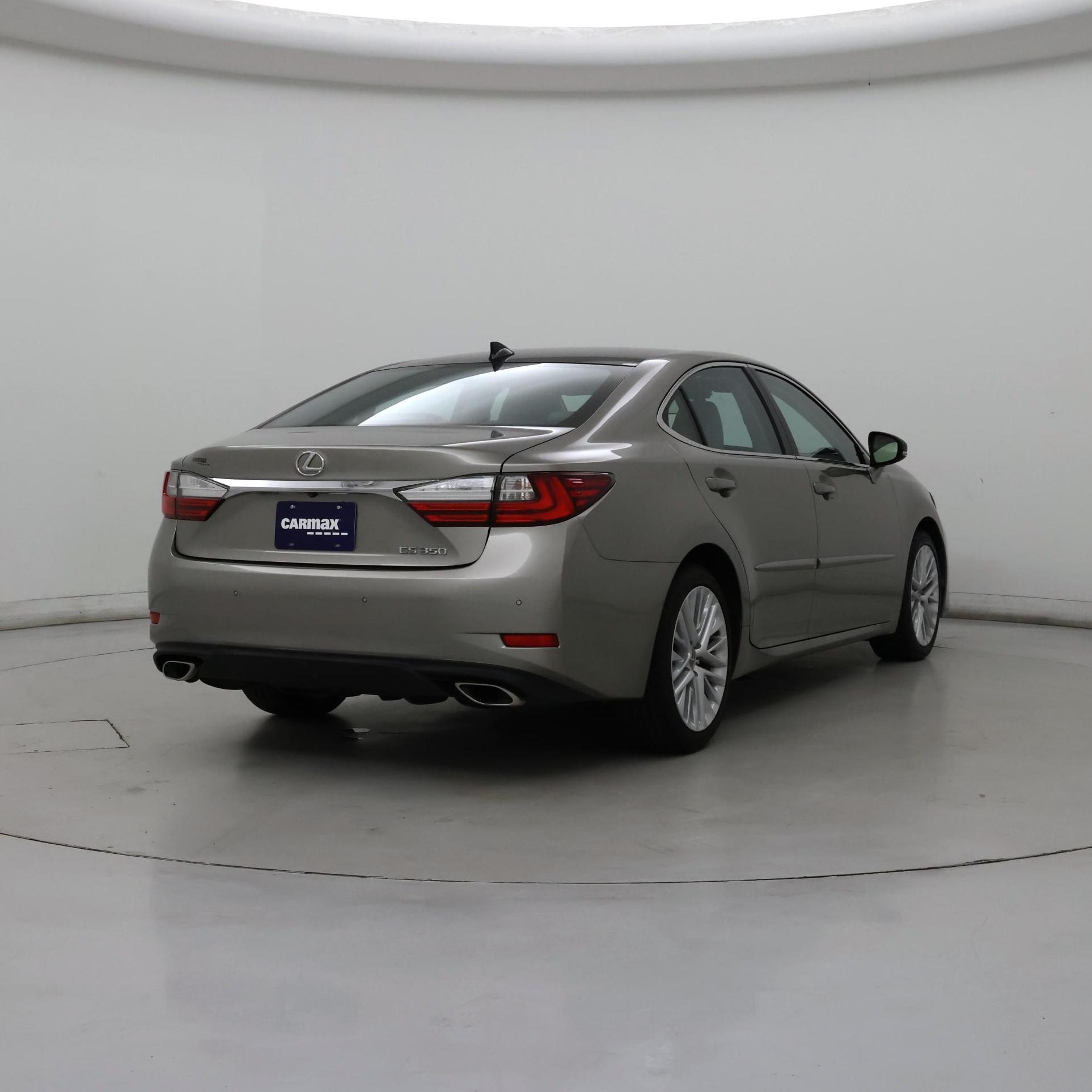 Thumbnail: 2016 Lexus ES - 8