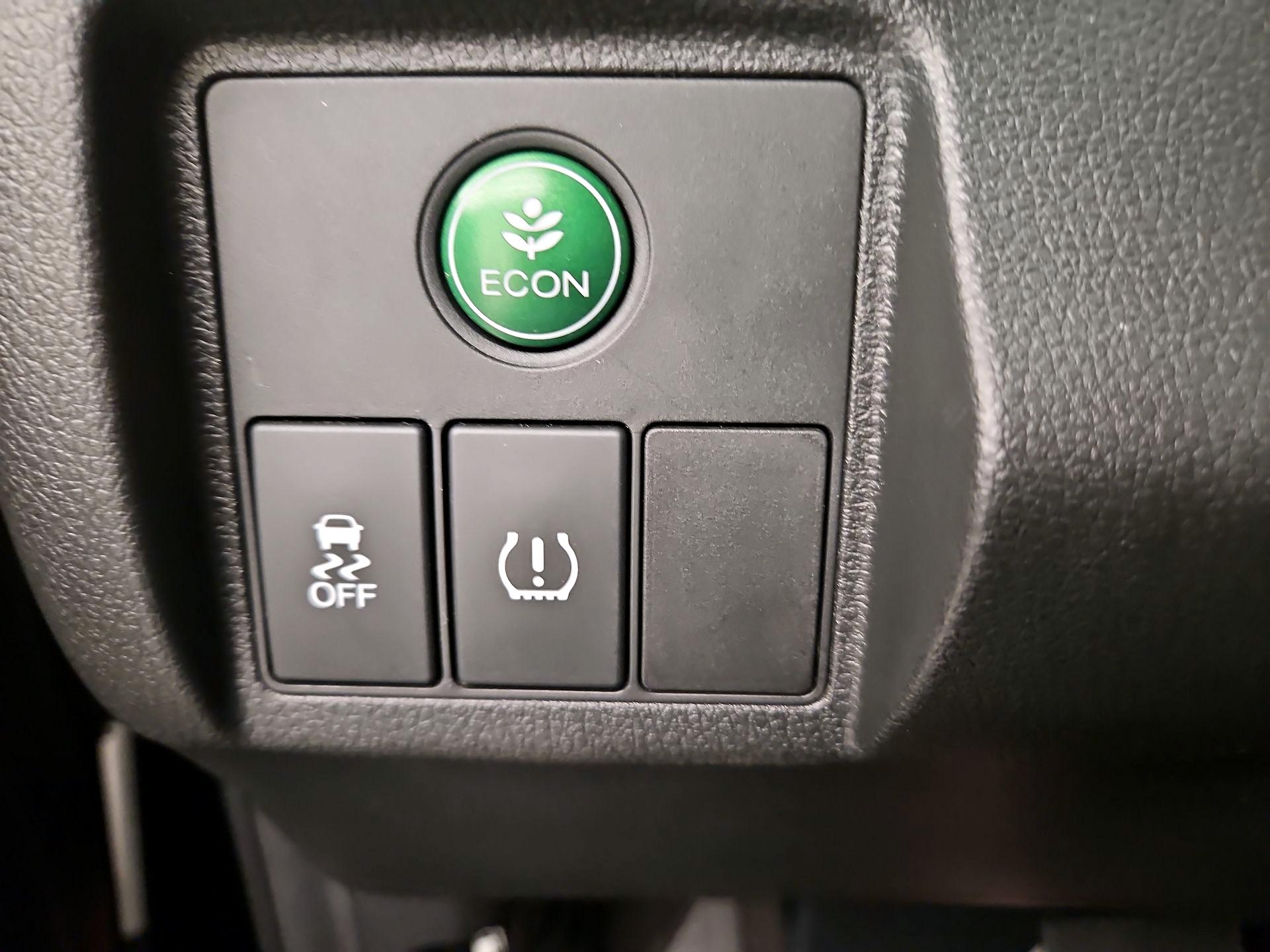 Thumbnail: 2016 Honda HR-V - 13